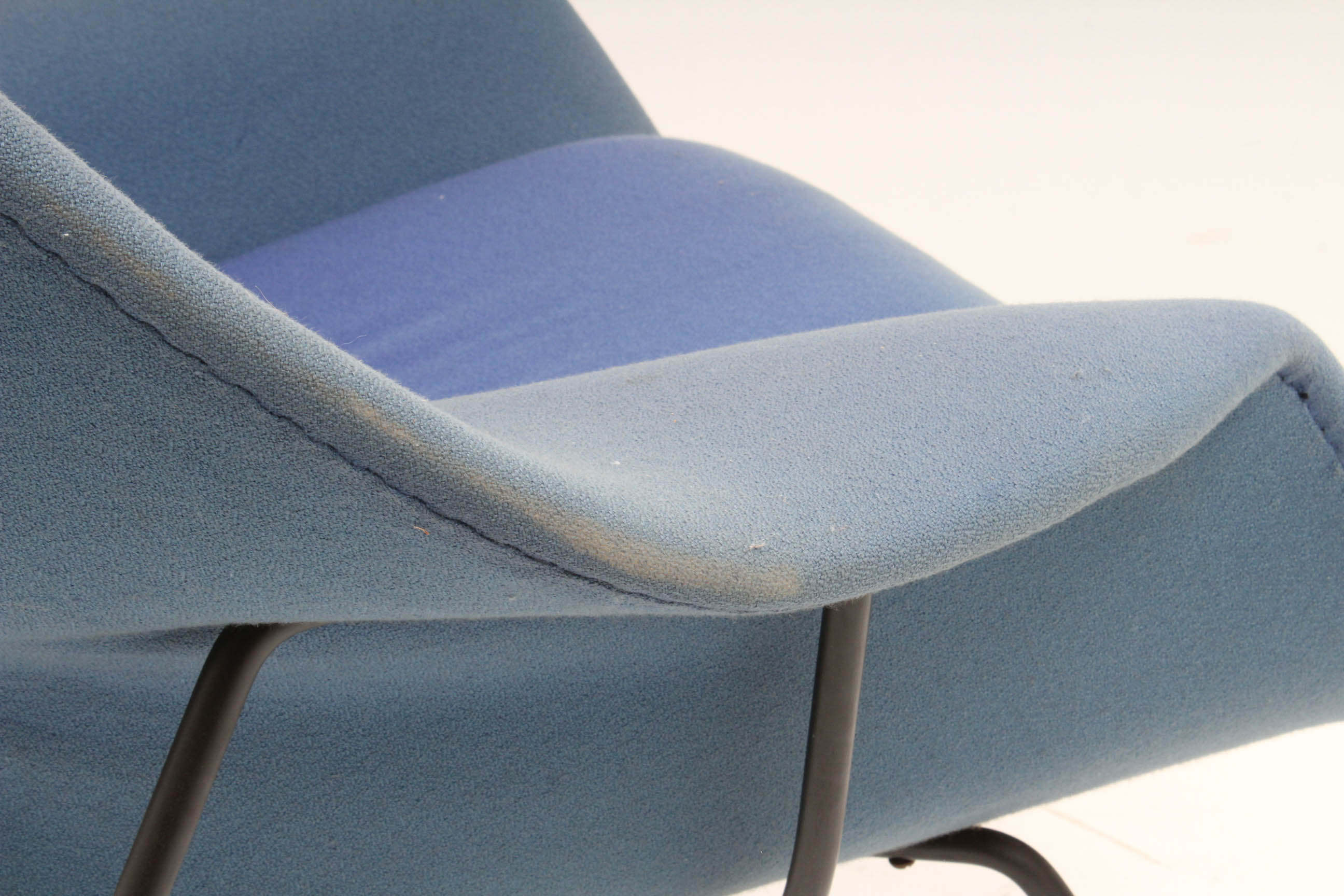 Eero Saarinen "Womb Chair" for Knoll