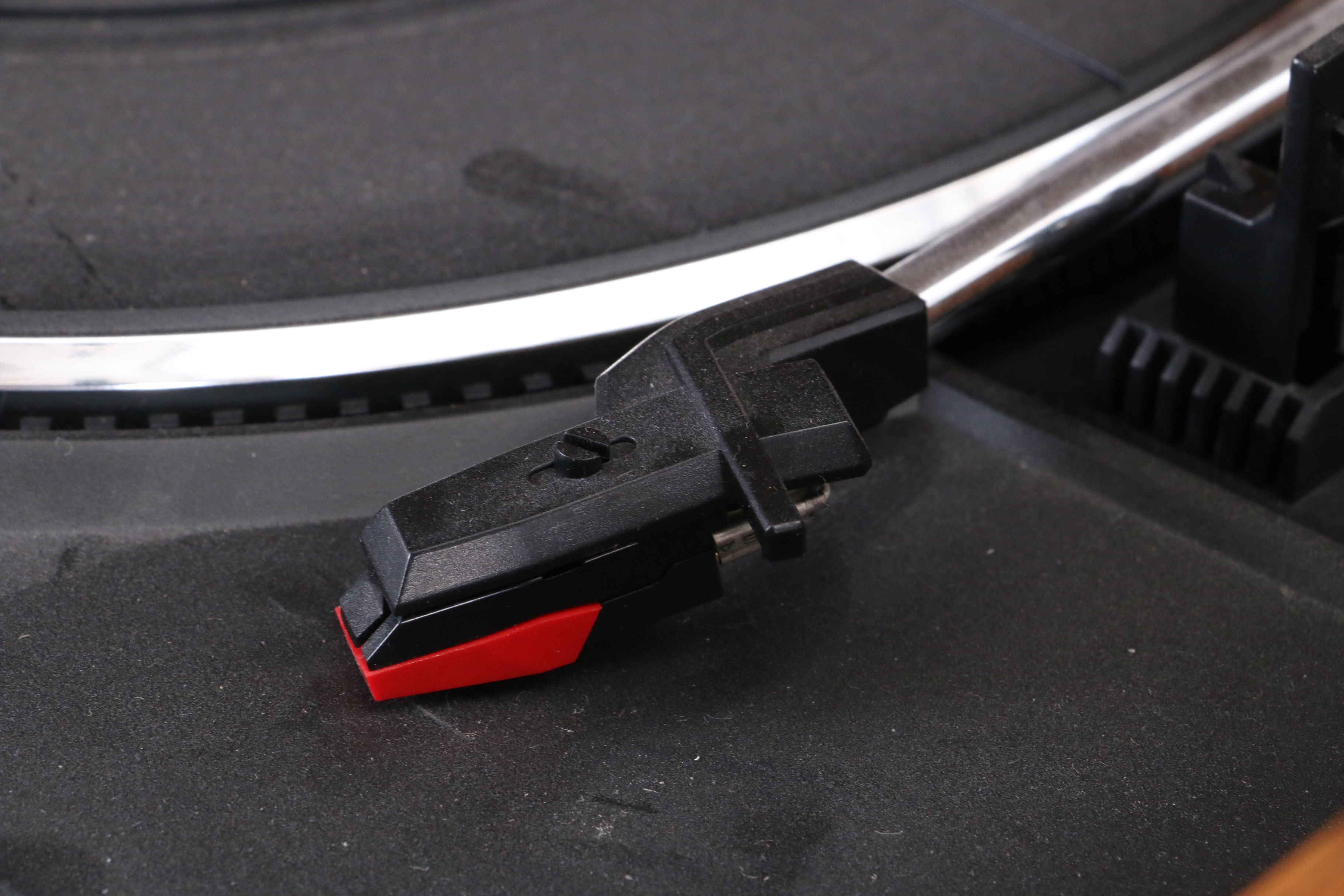 Magnavox Turntable and Stereo System with Floor Speakers