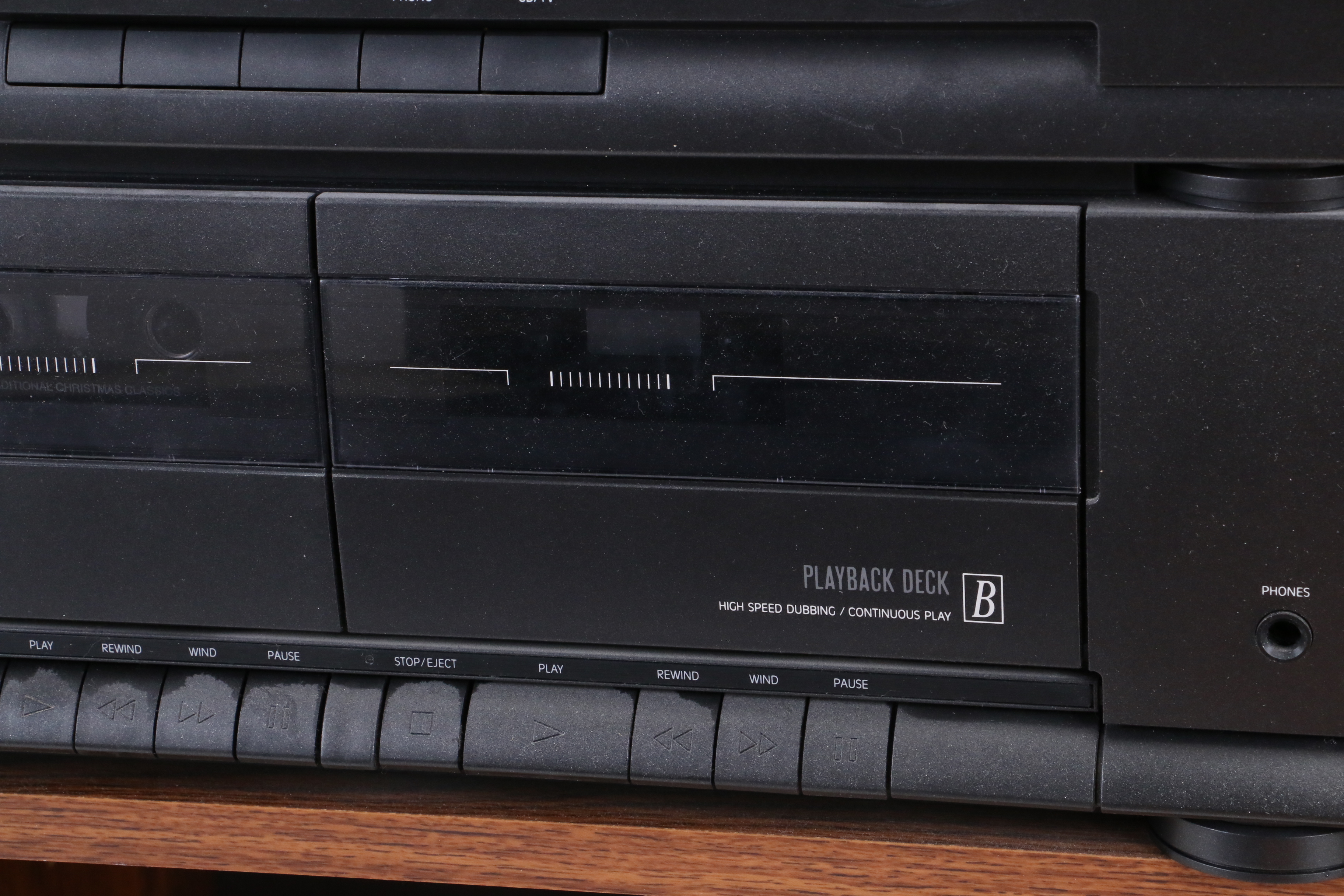 Magnavox Turntable and Stereo System with Floor Speakers