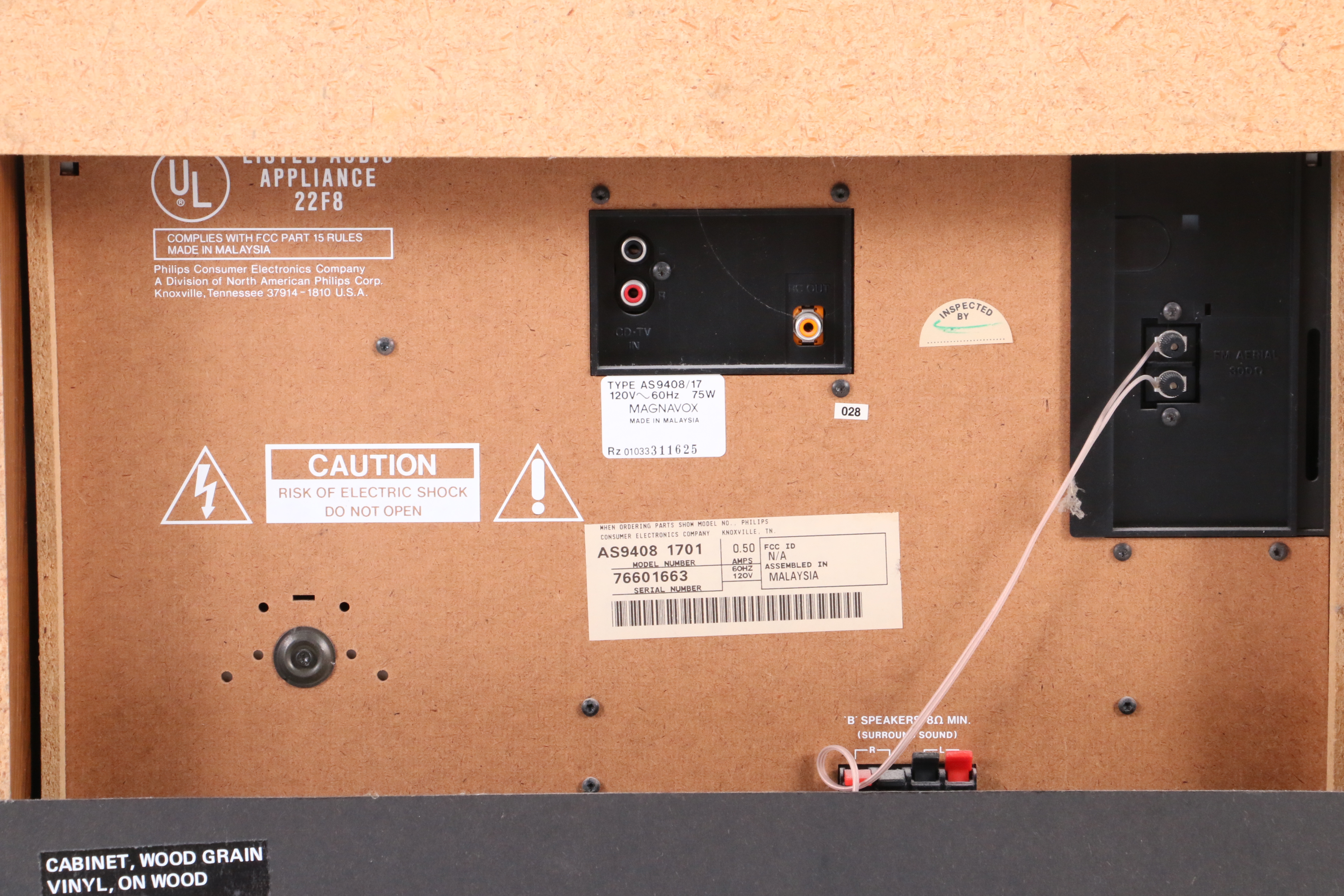 Magnavox Turntable and Stereo System with Floor Speakers