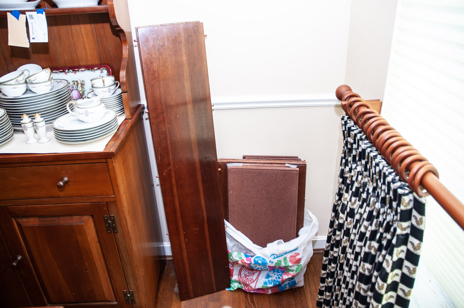 Walter of Wabash Cherry Drop Leaf Dining Table with Spindle Back Chairs