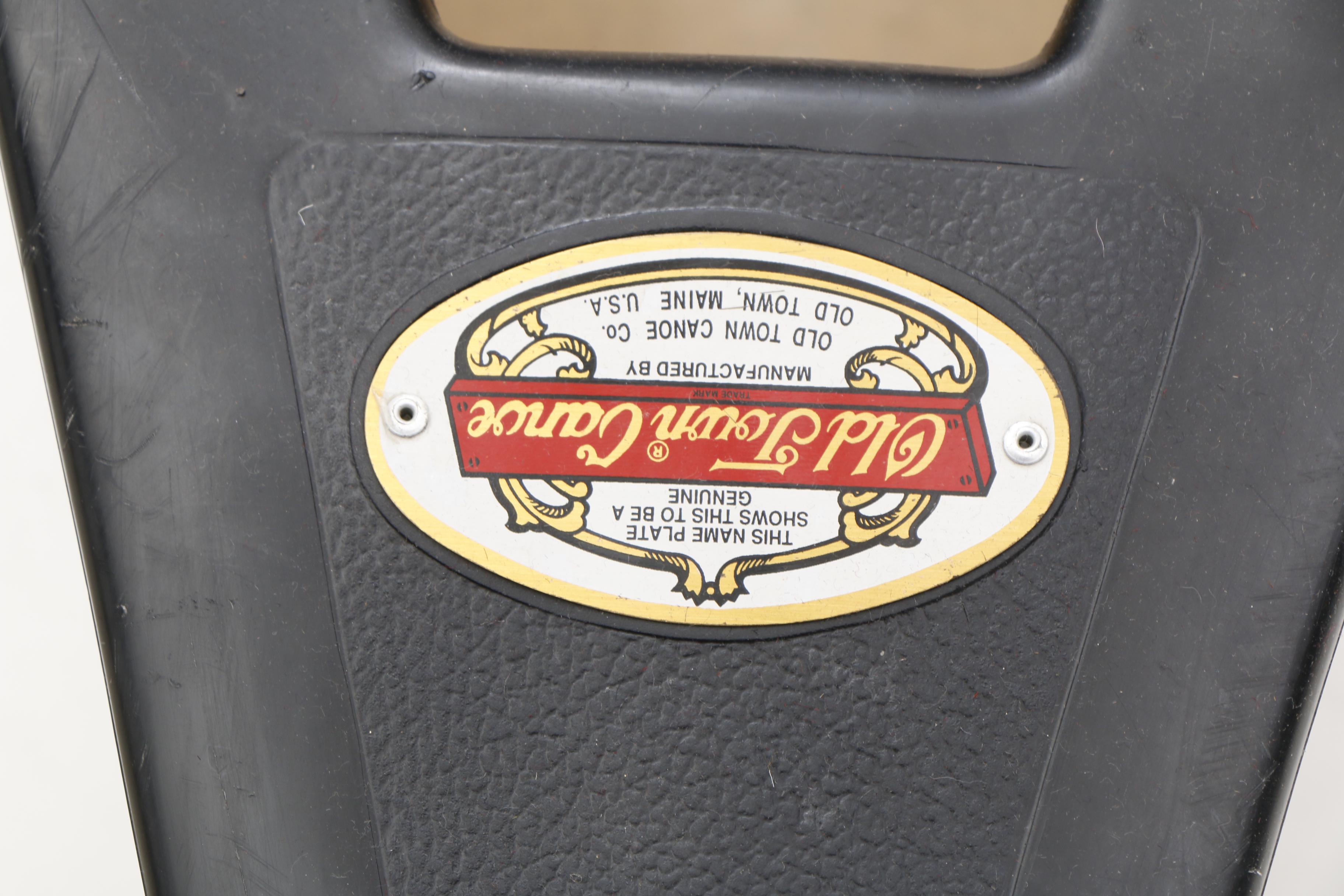 Old Town Discovery 158 Canoe with Paddles