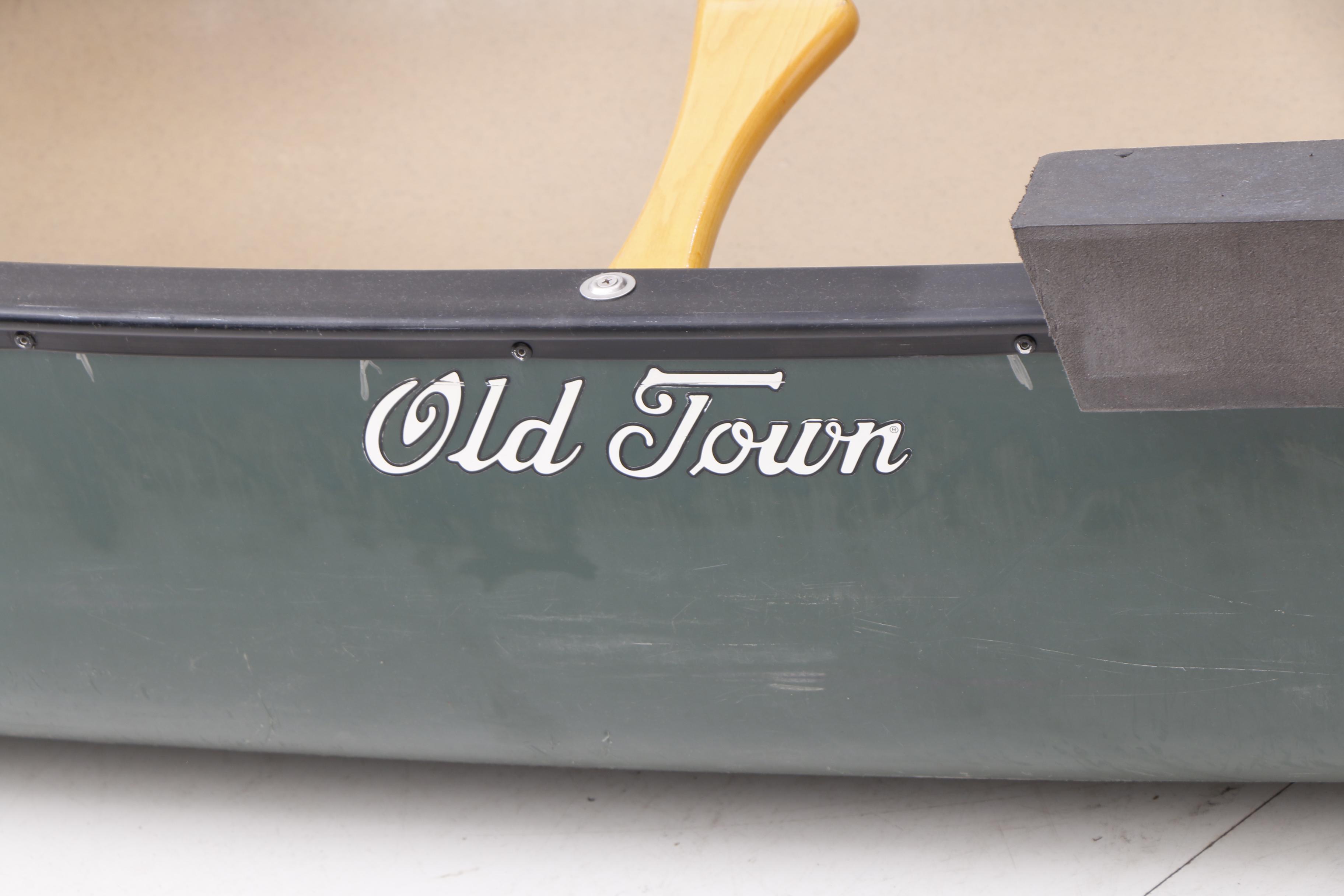 Old Town Discovery 158 Canoe with Paddles