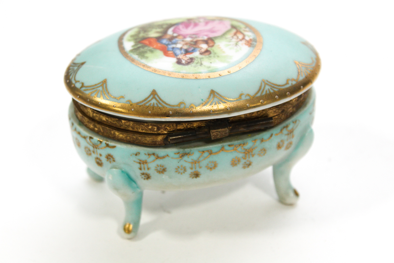 Four French and Italian Porcelain Patch Boxes, 20th Century