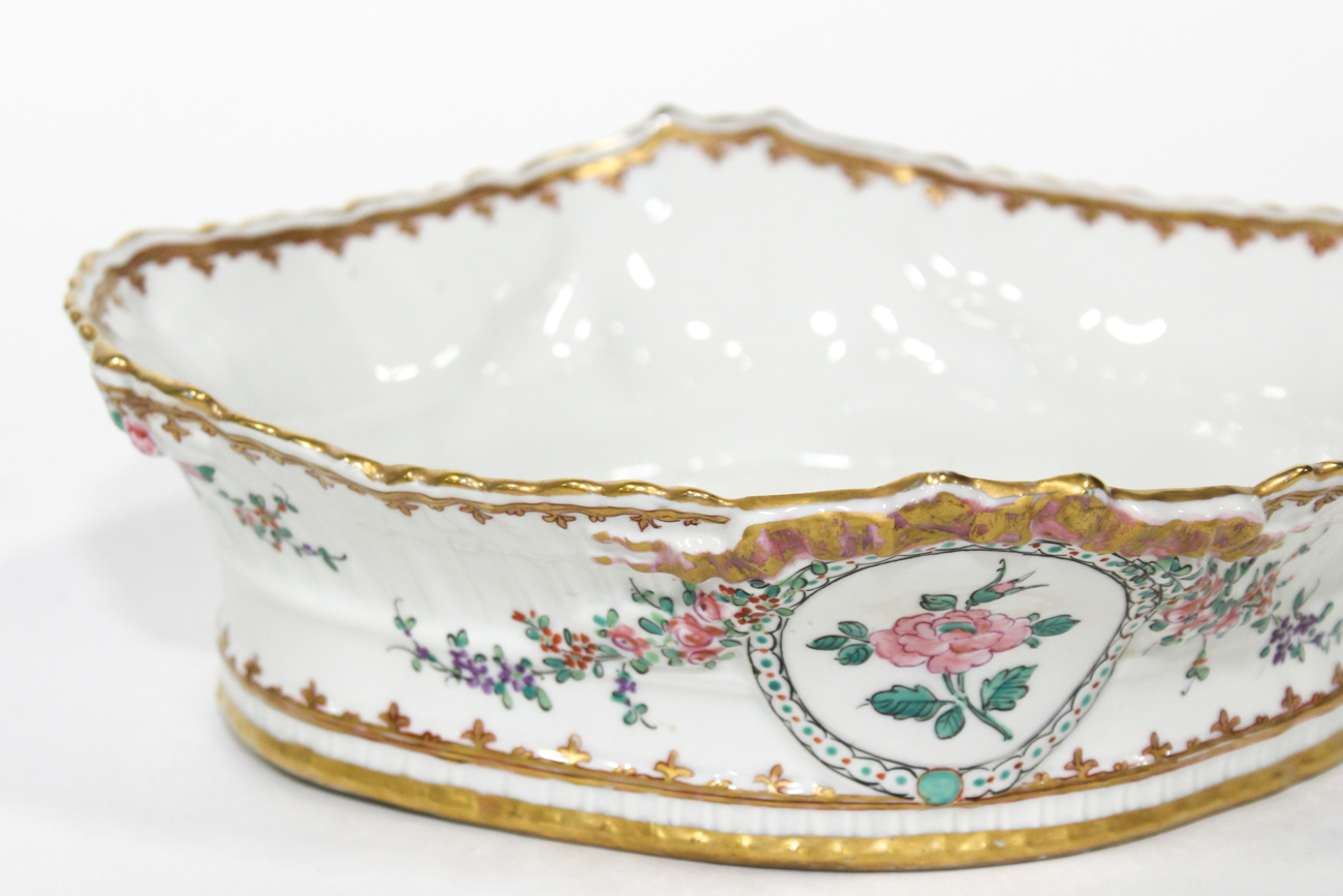 French Armorial Porcelaine De Paris, Sampson Style Oval Dish, 20th Century