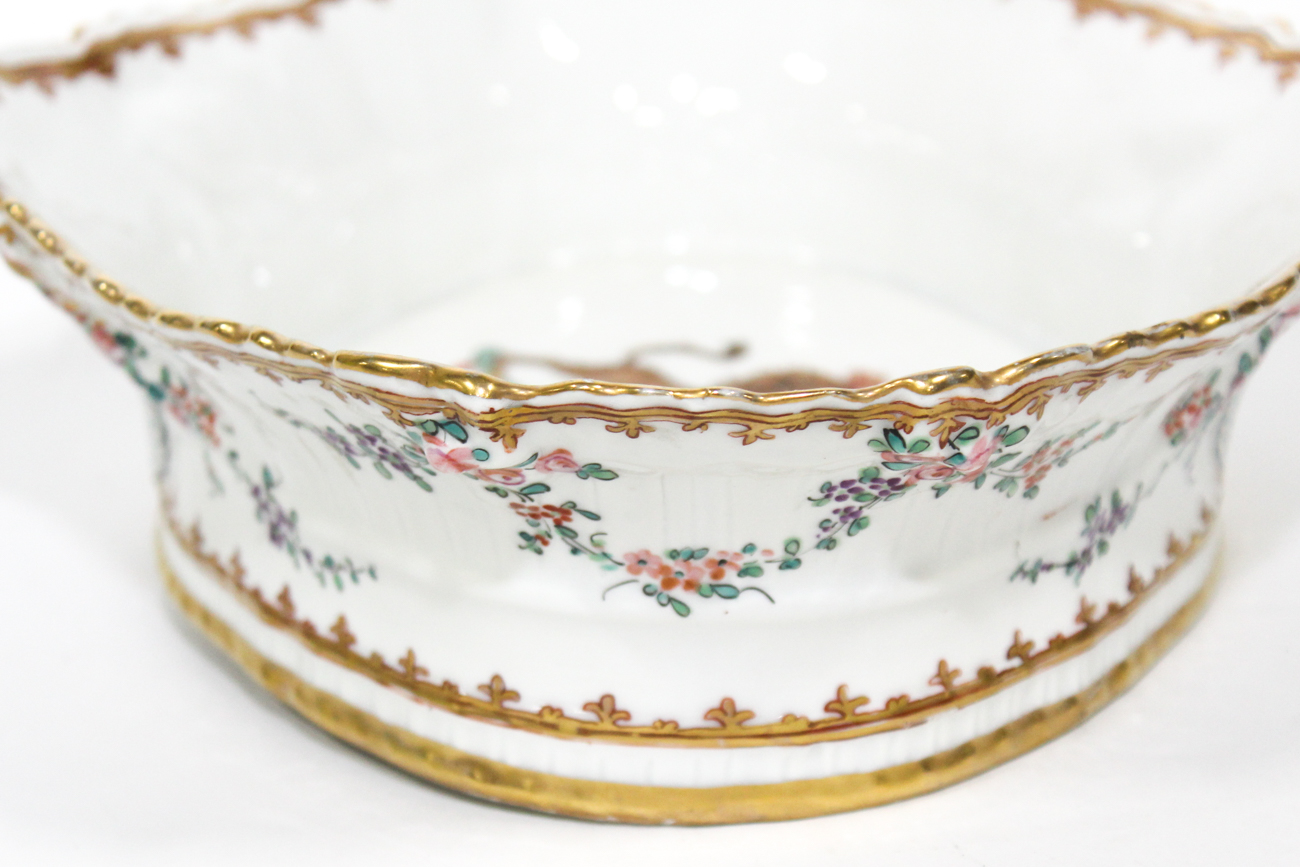 French Armorial Porcelaine De Paris, Sampson Style Oval Dish, 20th Century