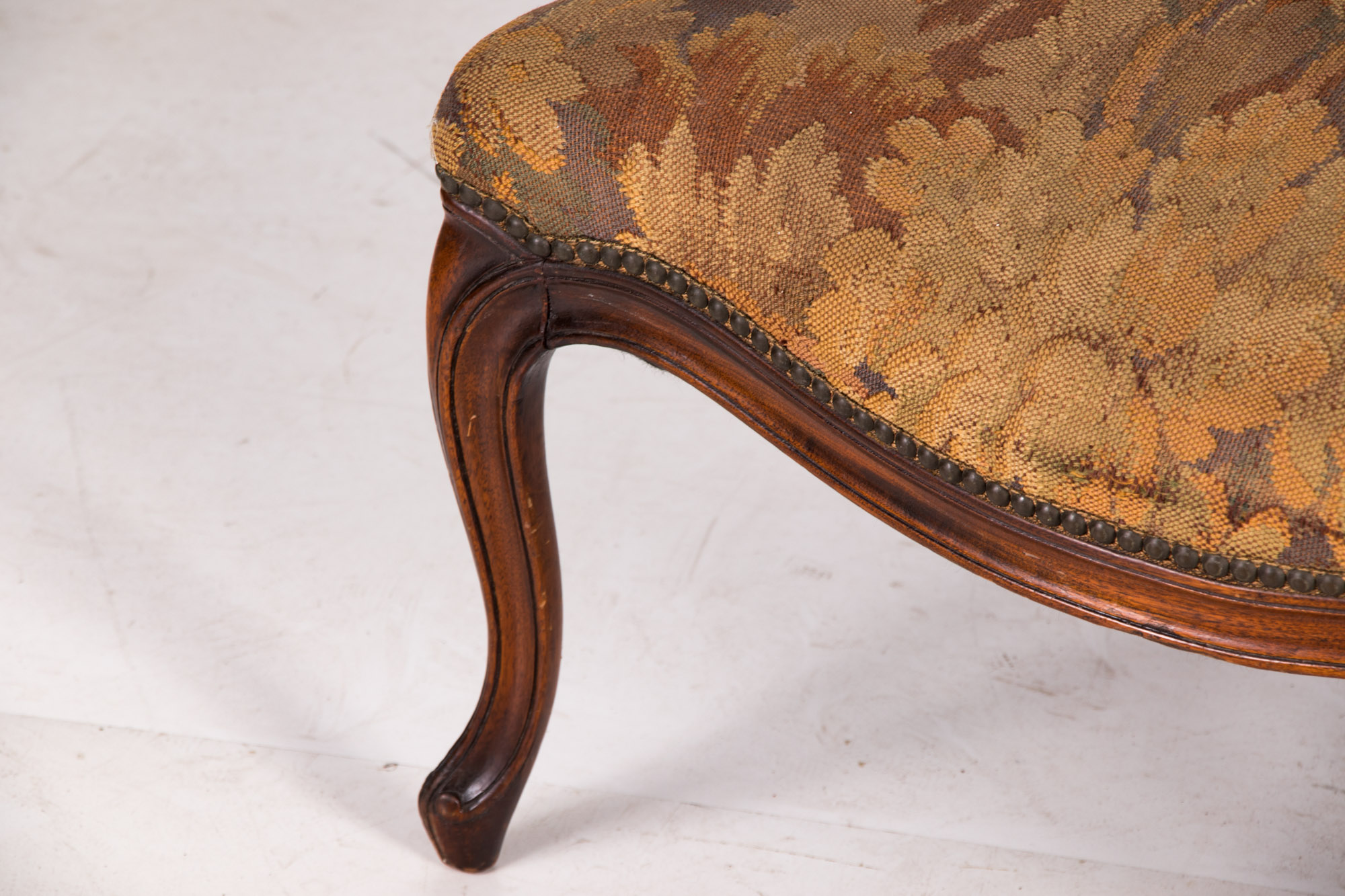 Louis XV Style Carved Mahogany Settee, Late 19th to Early 20th Century