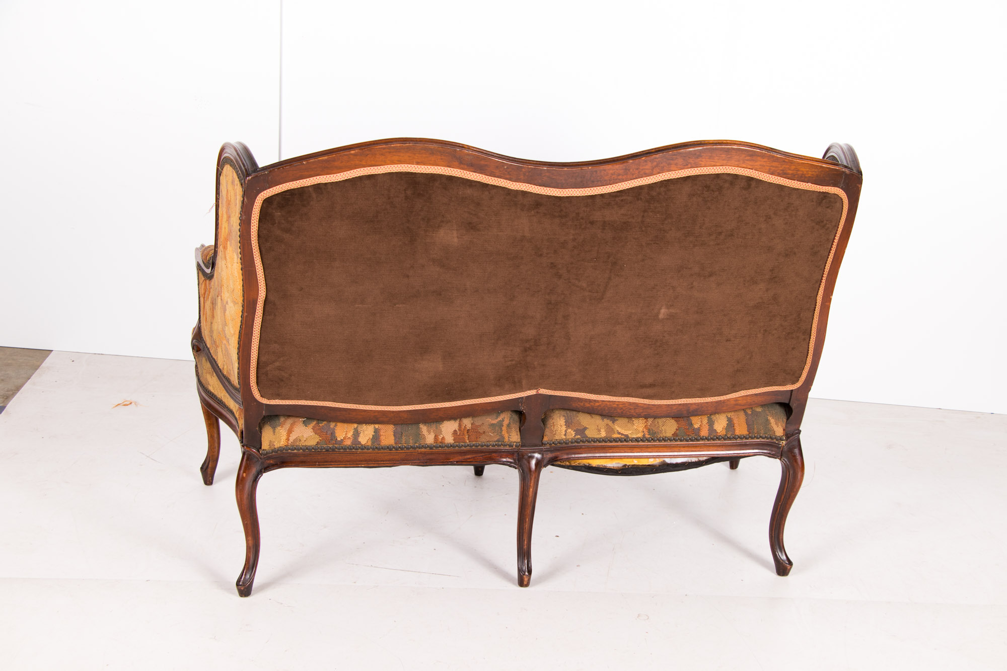 Louis XV Style Carved Mahogany Settee, Late 19th to Early 20th Century
