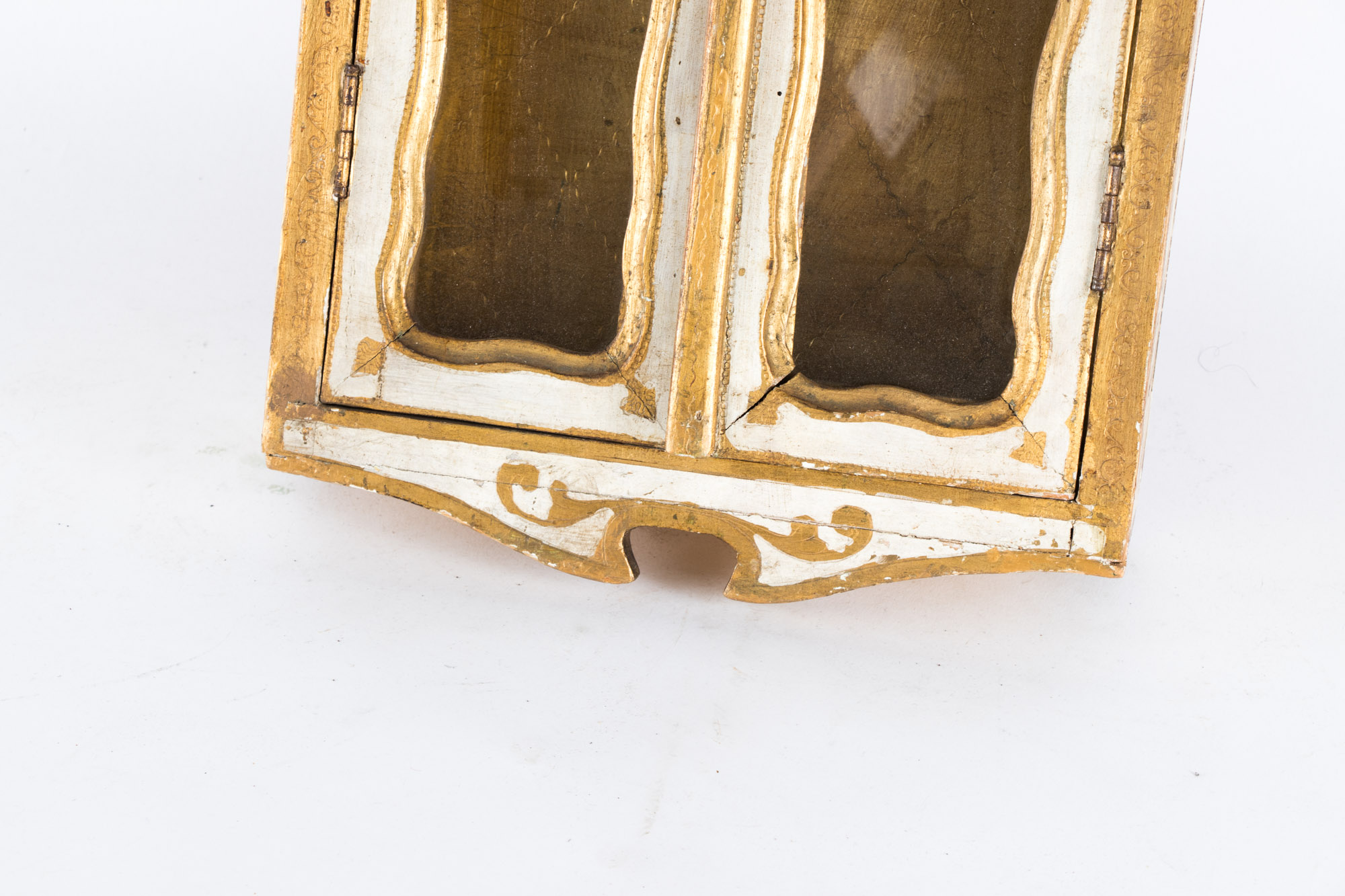 Florentine Cream-Painted and Parcel-Gilt Hanging Cabinet, 20th Century