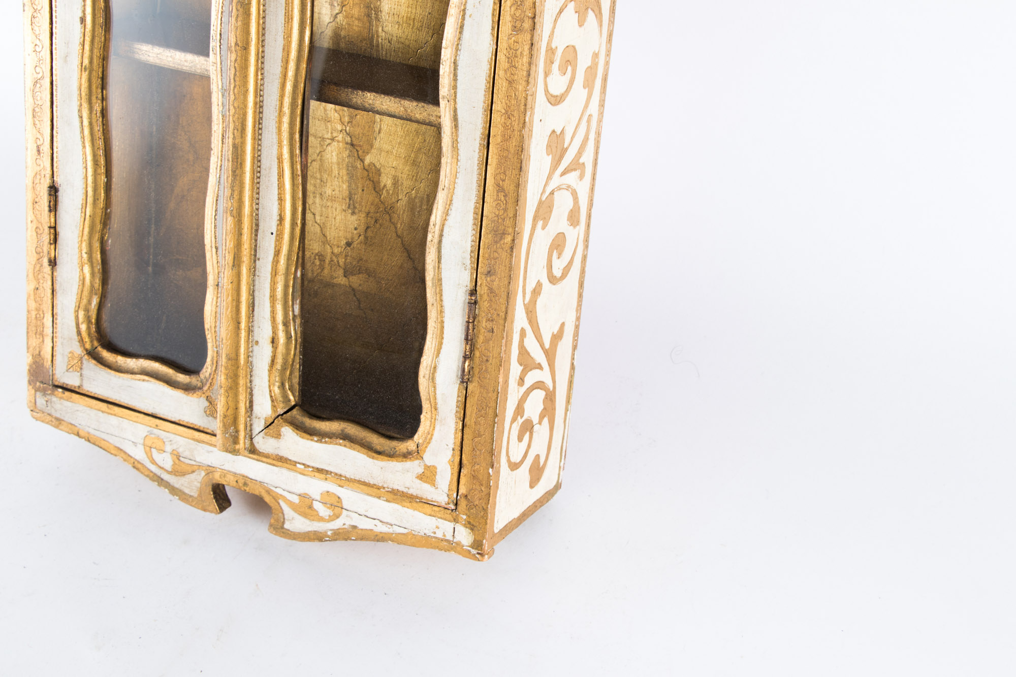 Florentine Cream-Painted and Parcel-Gilt Hanging Cabinet, 20th Century