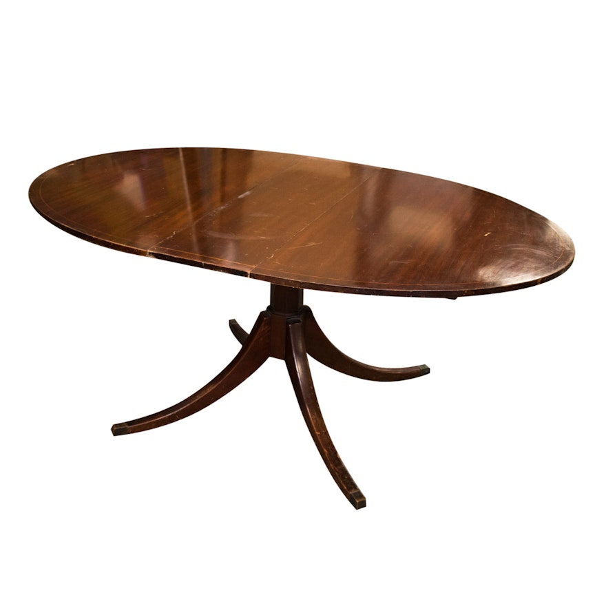 Federal Style Mahogany and String-Inlaid Dining Table, 20th Century