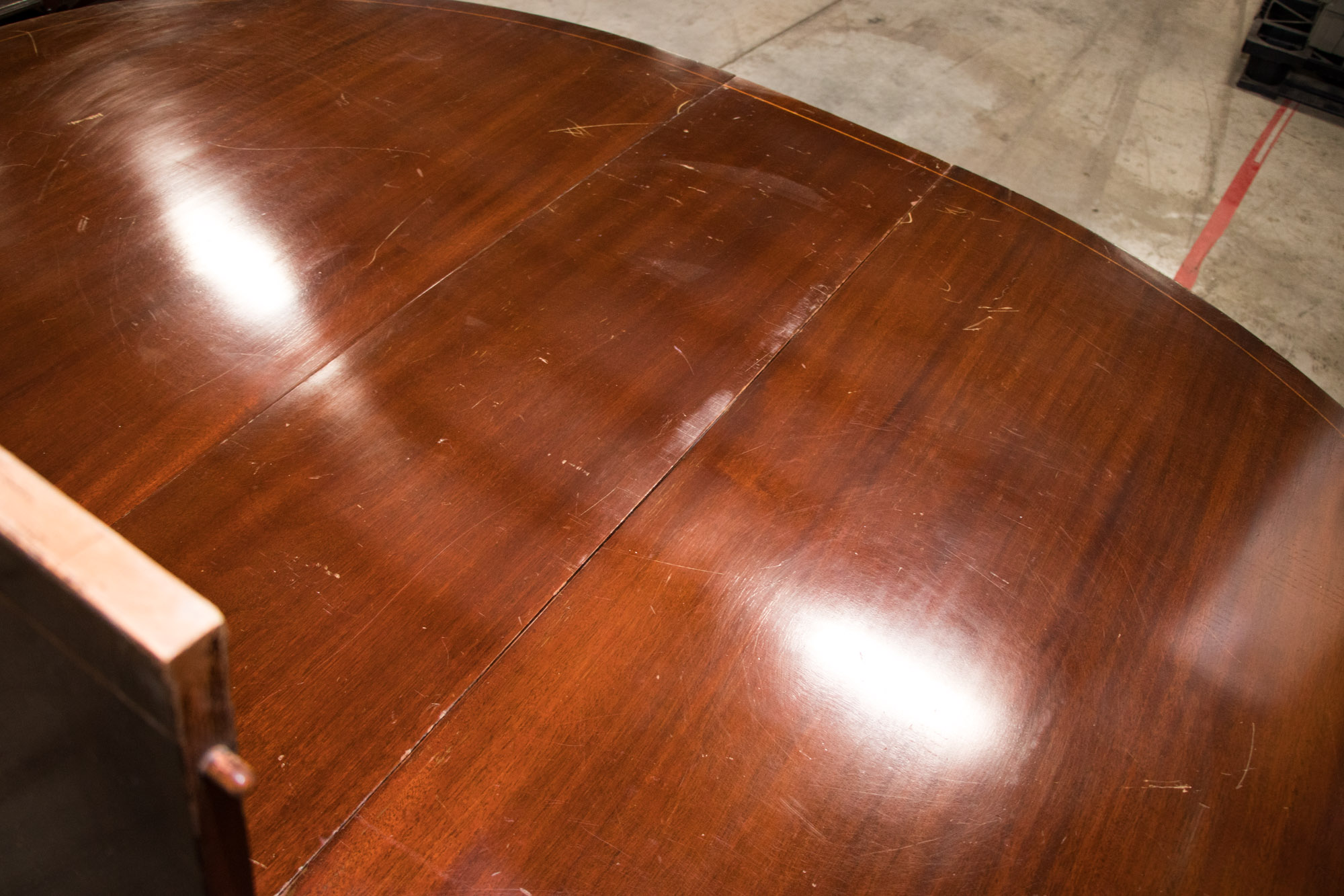 Federal Style Mahogany and String-Inlaid Dining Table, 20th Century