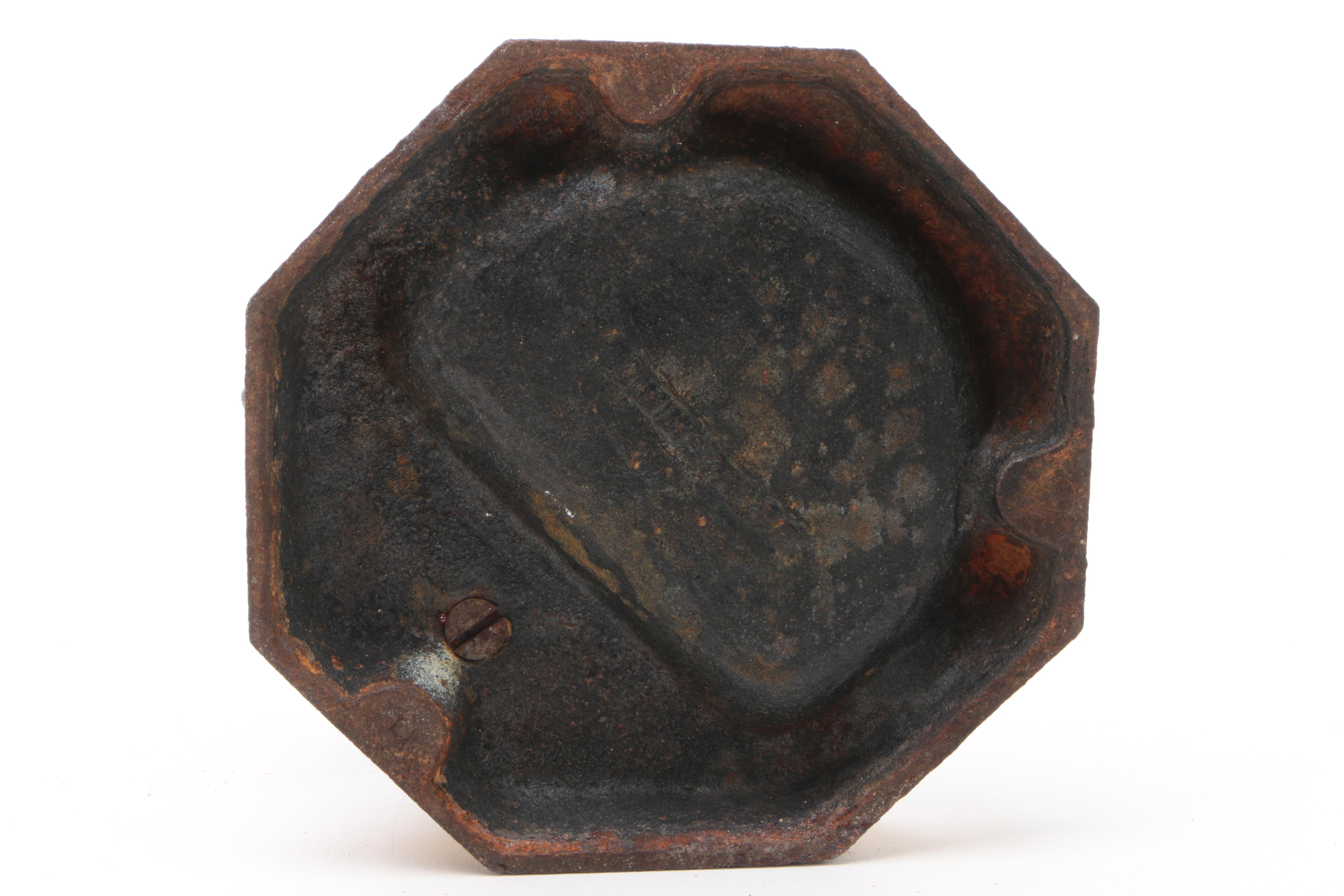 Vintage Cast Iron New Orleans Bourbon Street Lamp Post Figural Ash Receivers