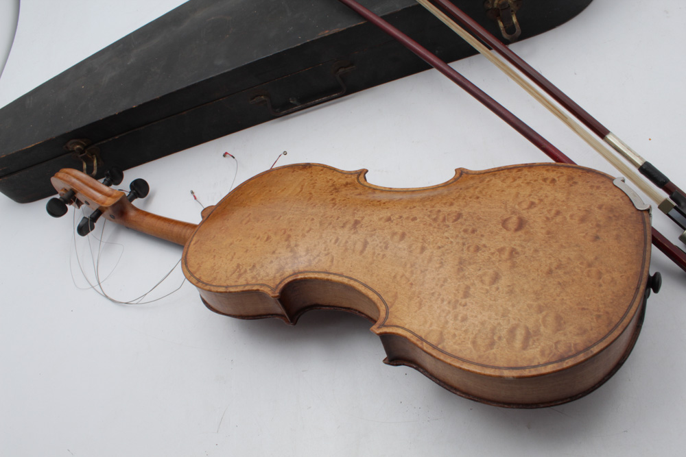 Antique La Mausikas Stradivarius Copy 4/4 Violin with Case