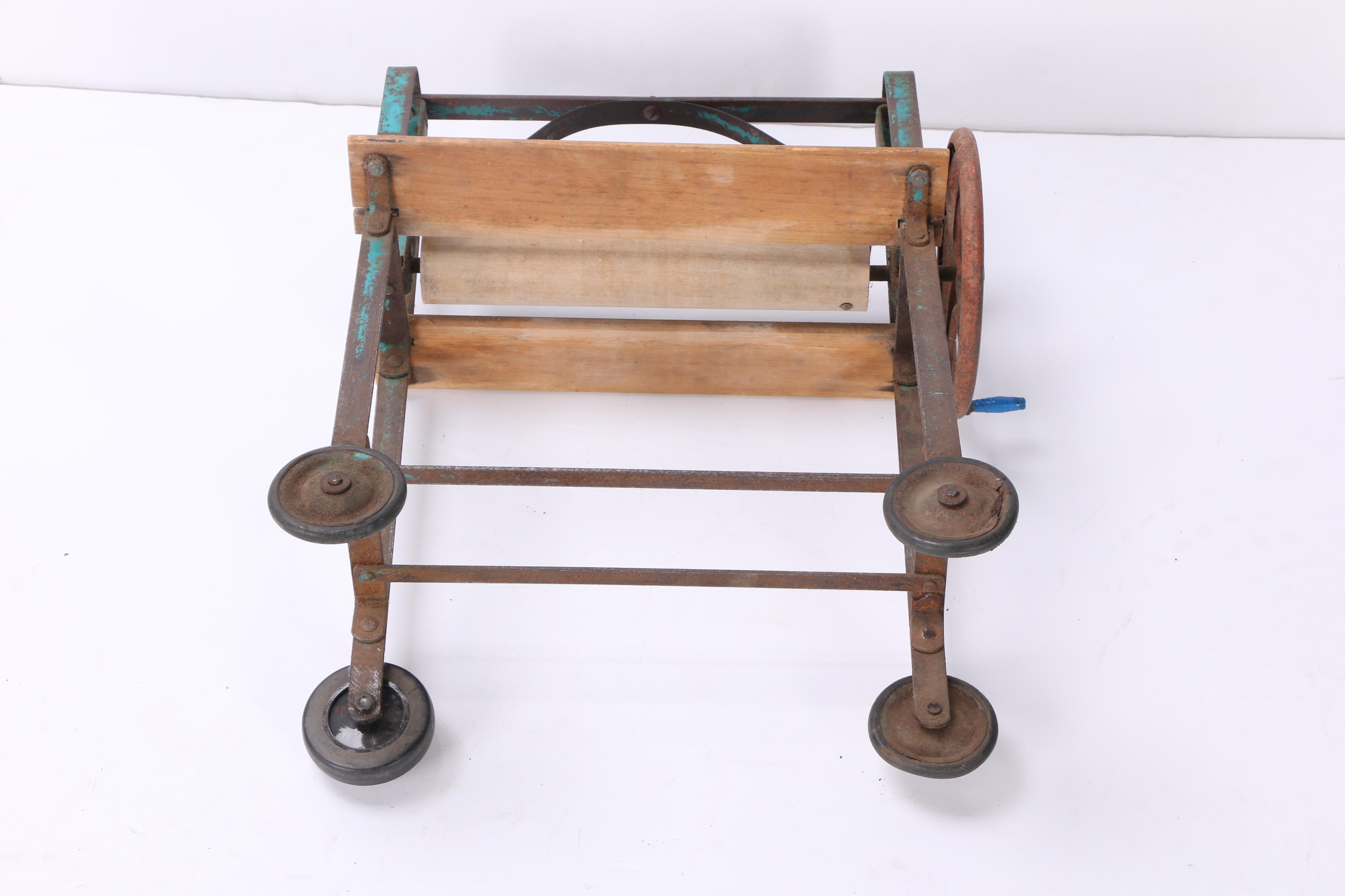 Vintage Hand Crank Clothes Wringer