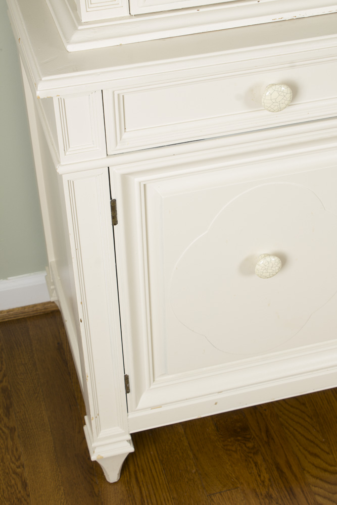 White Painted Illuminated China Cabinet