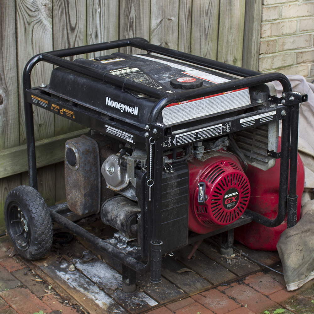 Honeywell 7000 Portable Generator with Honda GX 390 Motor