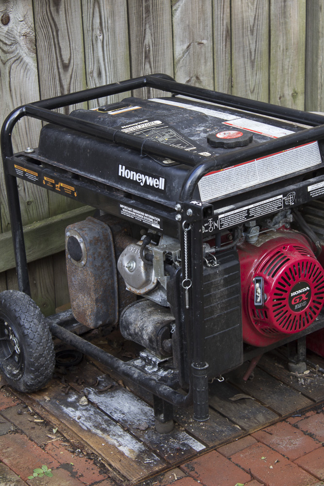Honeywell 7000 Portable Generator with Honda GX 390 Motor