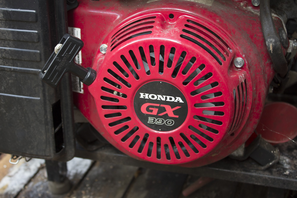 Honeywell 7000 Portable Generator with Honda GX 390 Motor