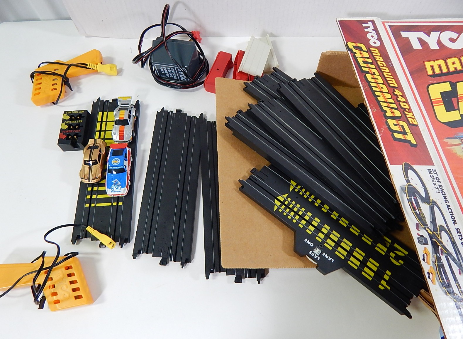 Tyco Magnum 440-X2 California GT Electric Race Car Set in Box