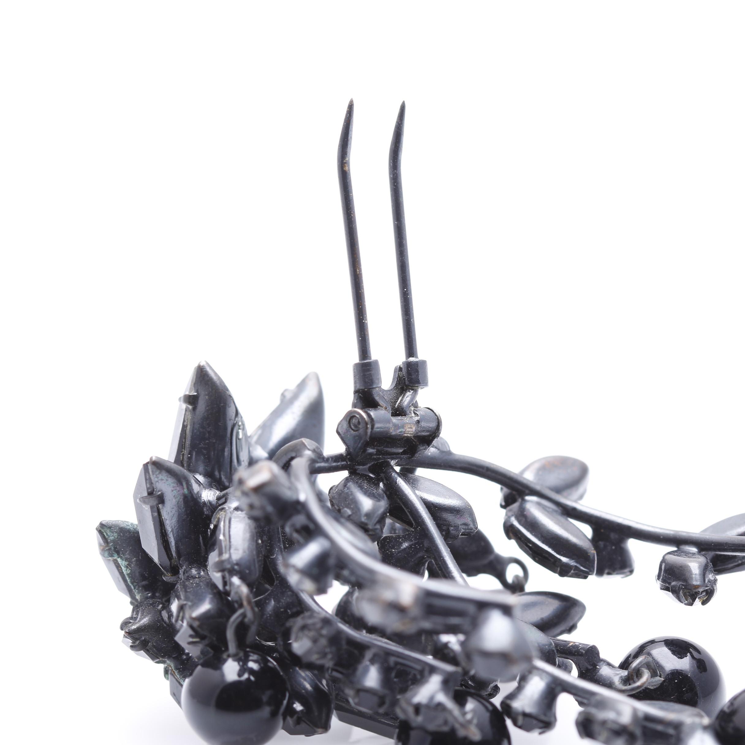 1940s Large Black Glass Floral Waterfall Clip Brooch