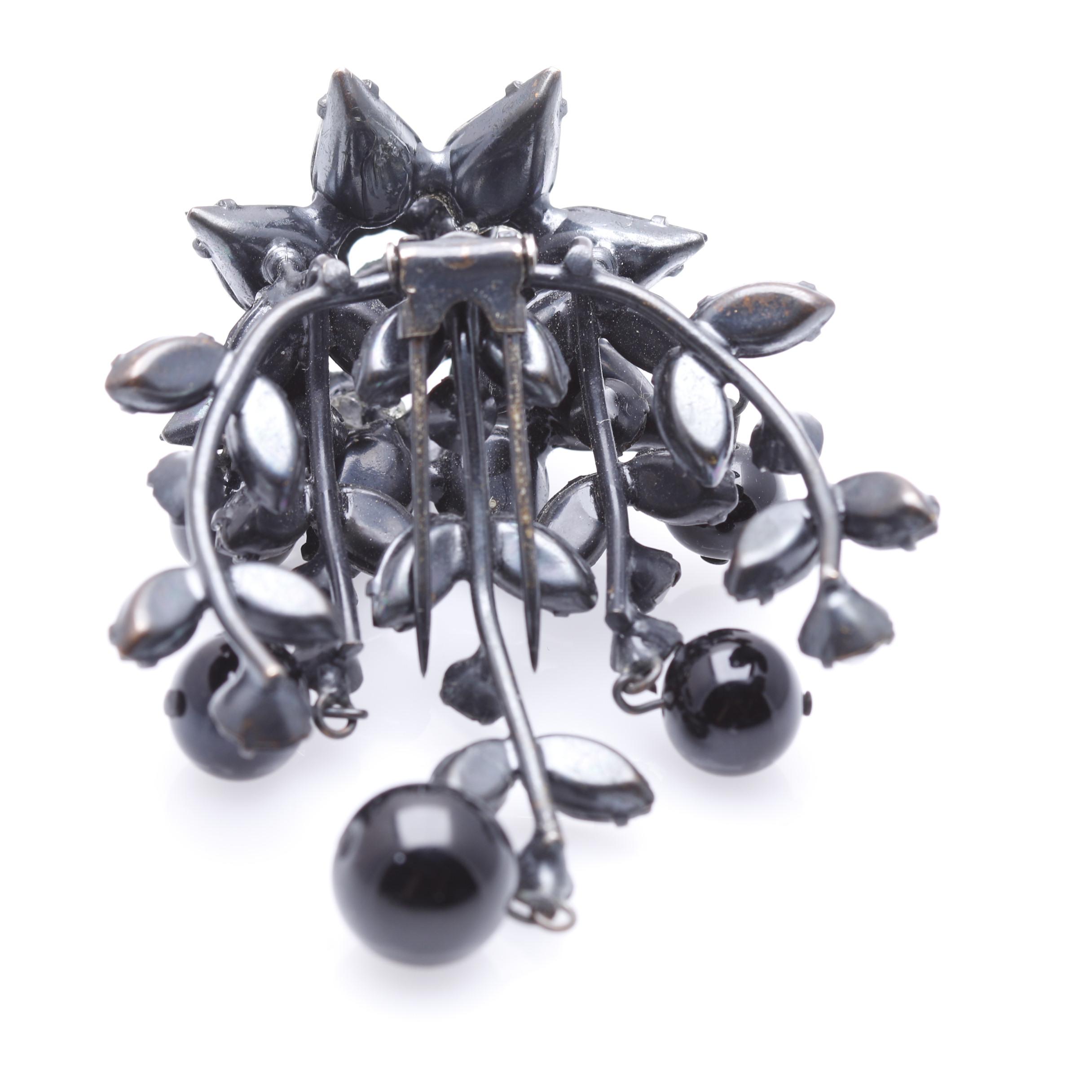 1940s Large Black Glass Floral Waterfall Clip Brooch