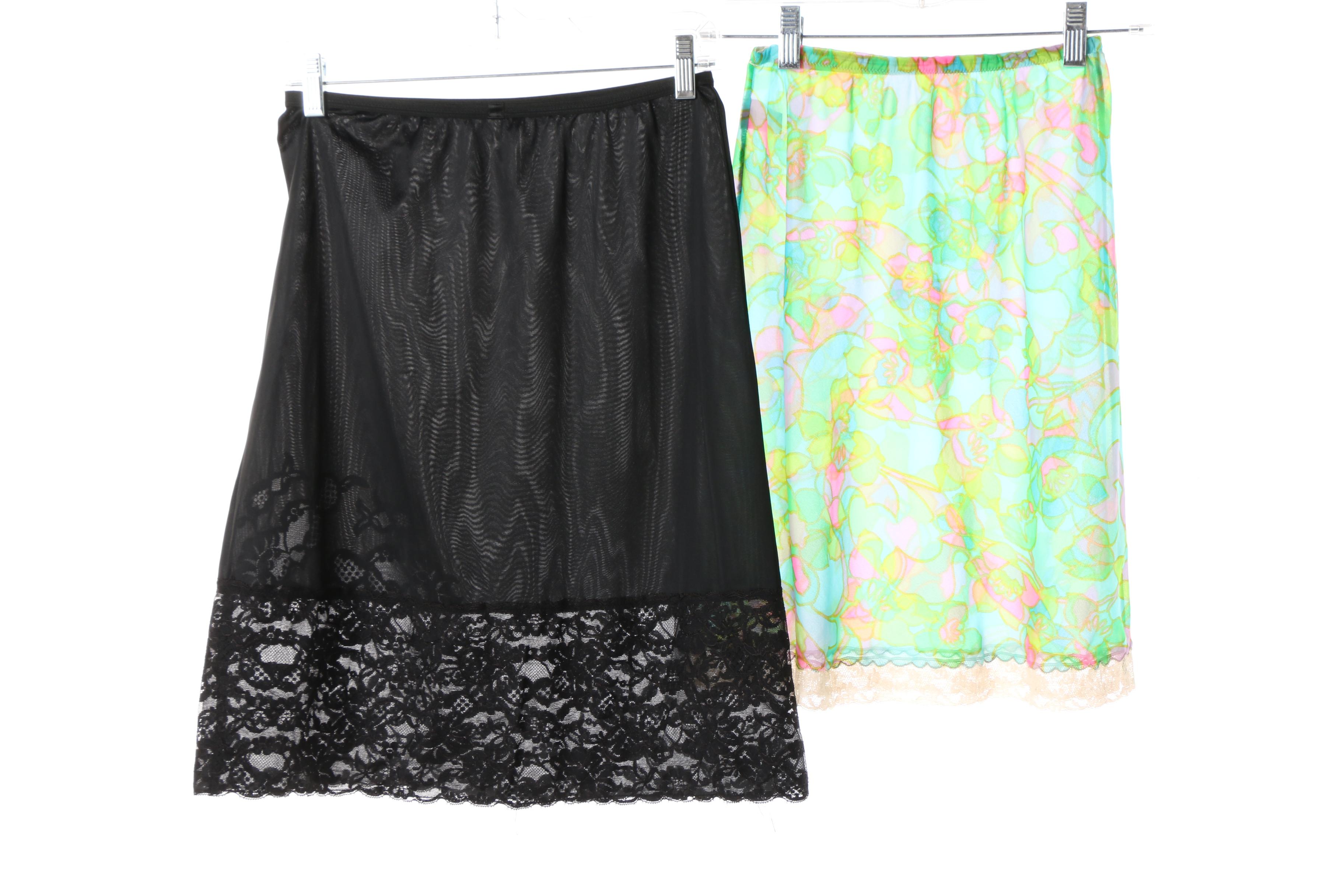 Women's 1960s Vintage Printed, Embroidered and Pleated Skirt Half Slips