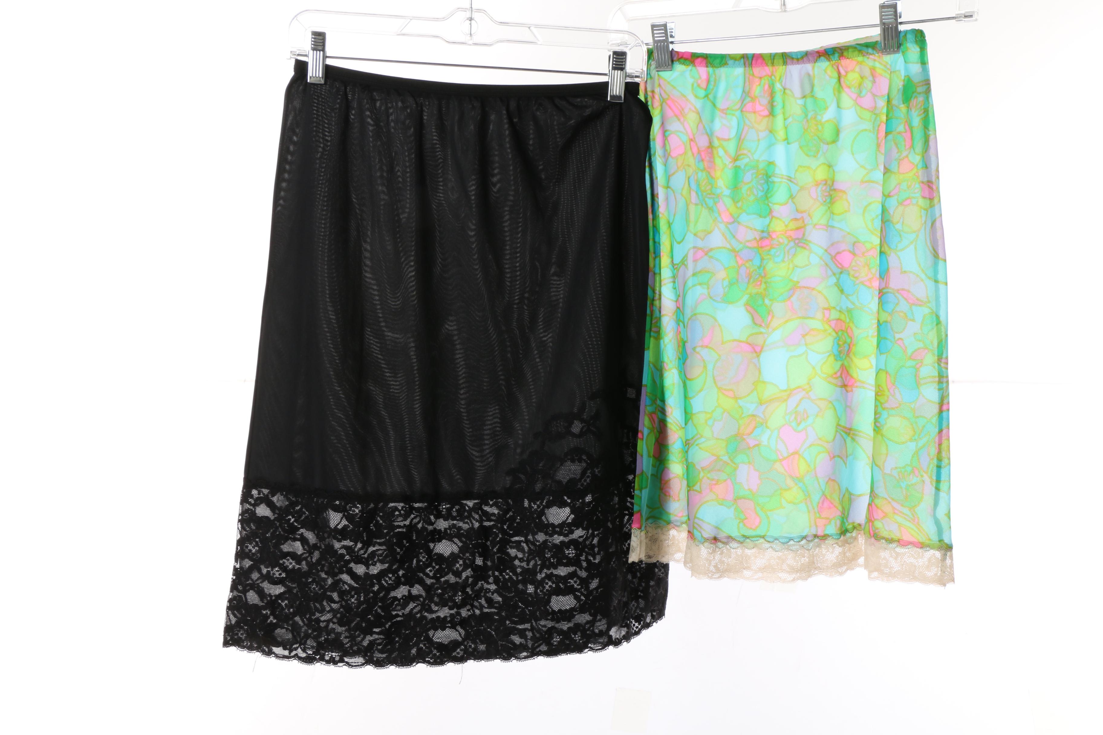 Women's 1960s Vintage Printed, Embroidered and Pleated Skirt Half Slips