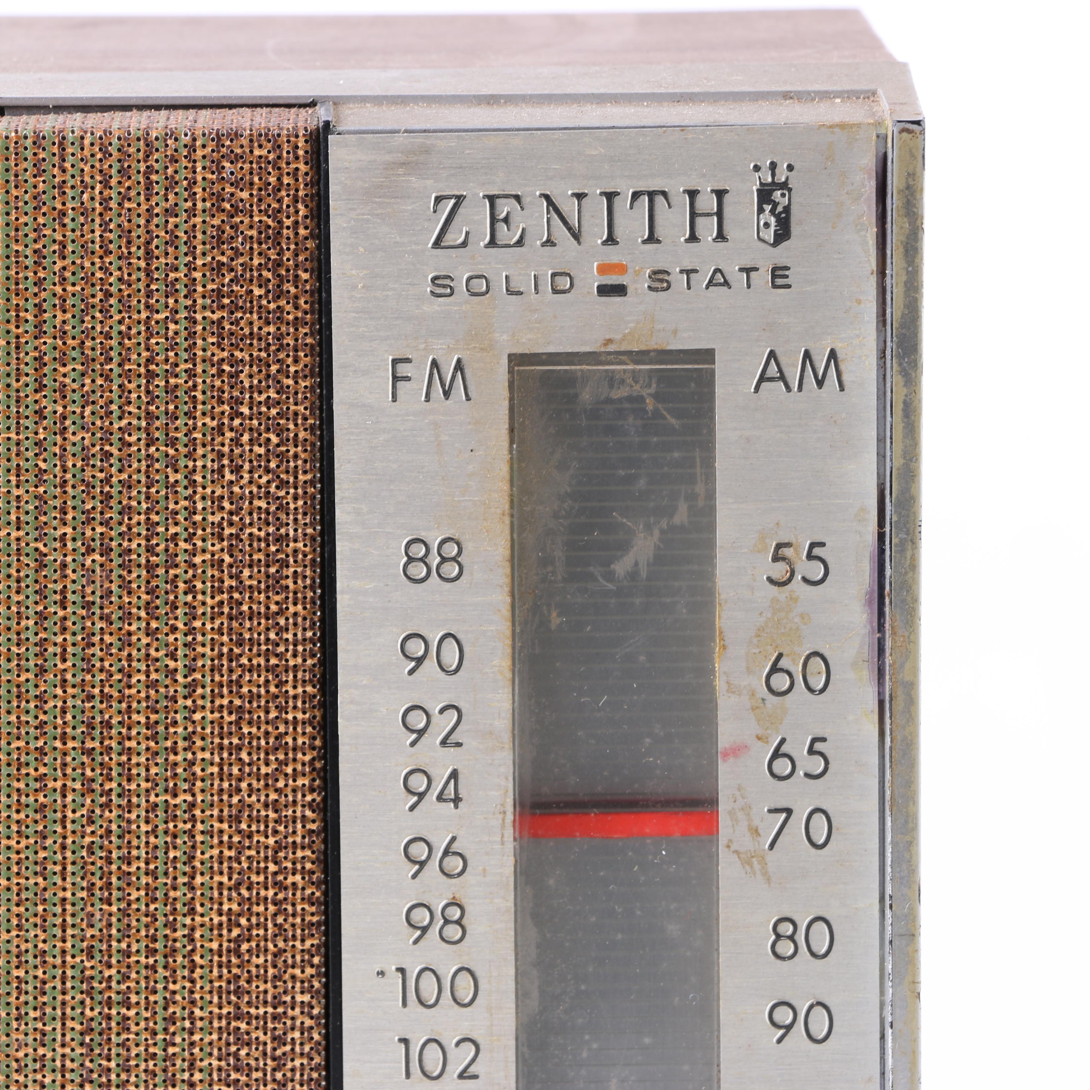 Zenith Solid State Model A-418-W Tabletop AM/FM Radio