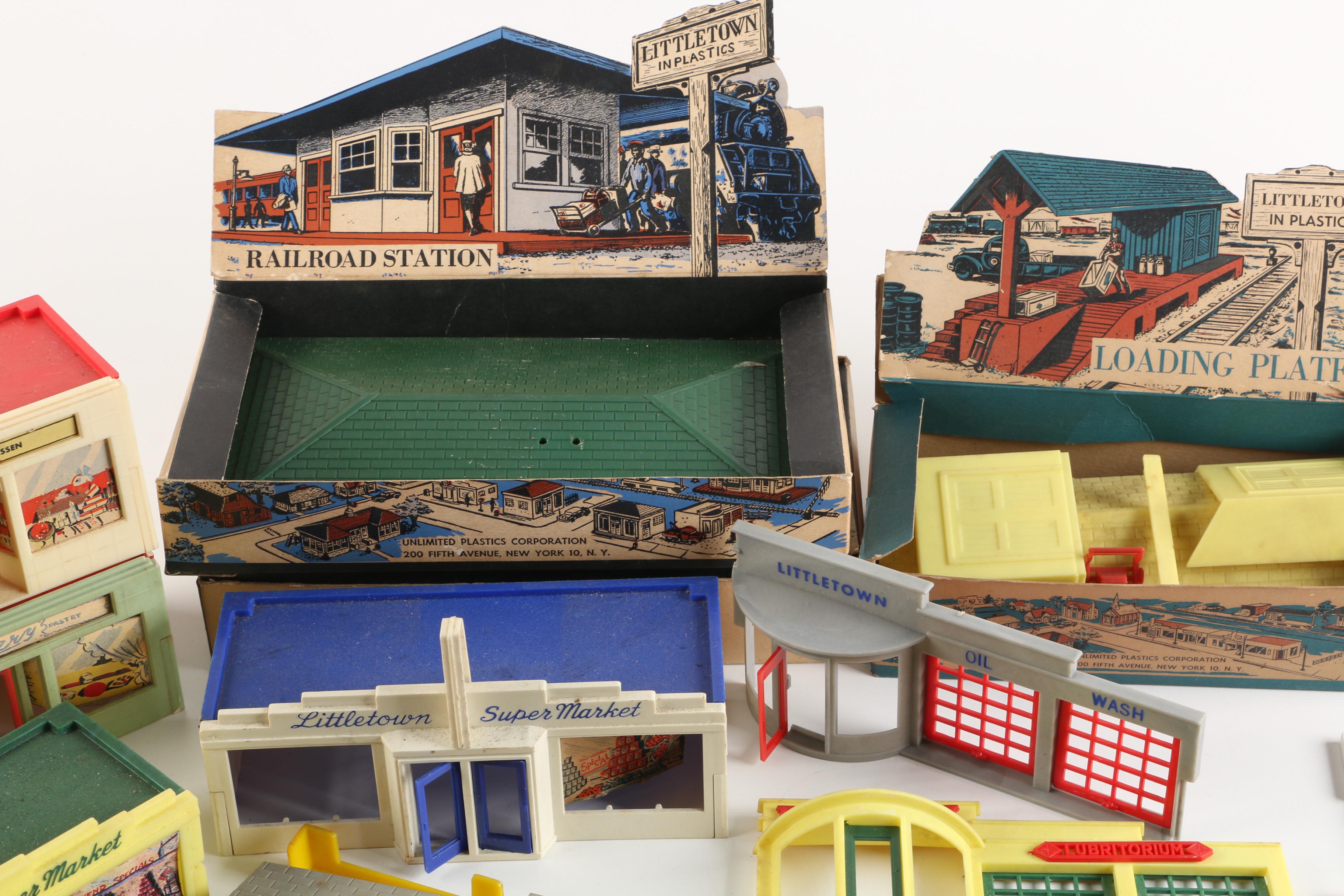 Vintage Littletown Plastic Buildings and Landscape Kits for Train Models