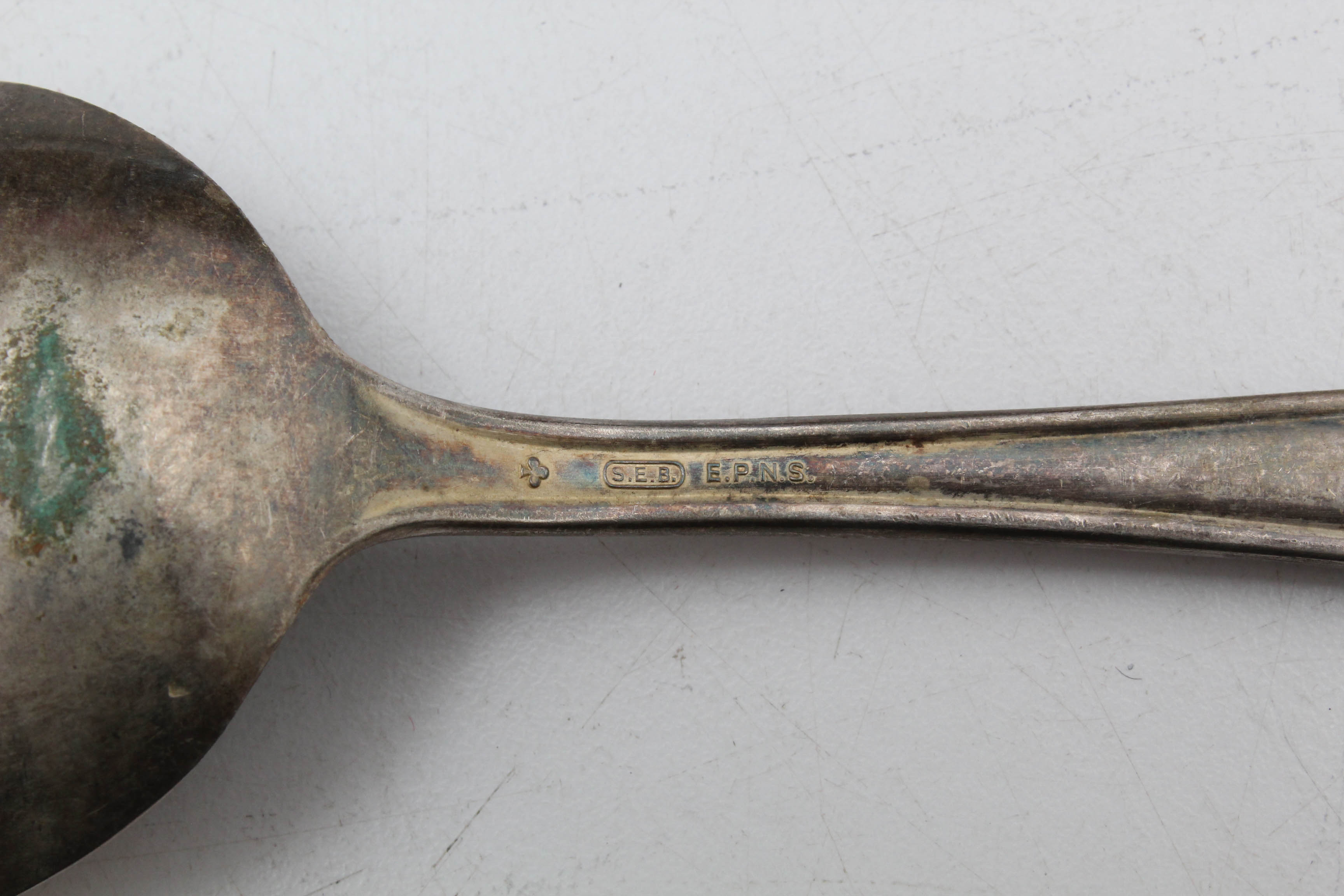 Oneida 1881 Rogers "Banbury" Silver Plate Flatware Set