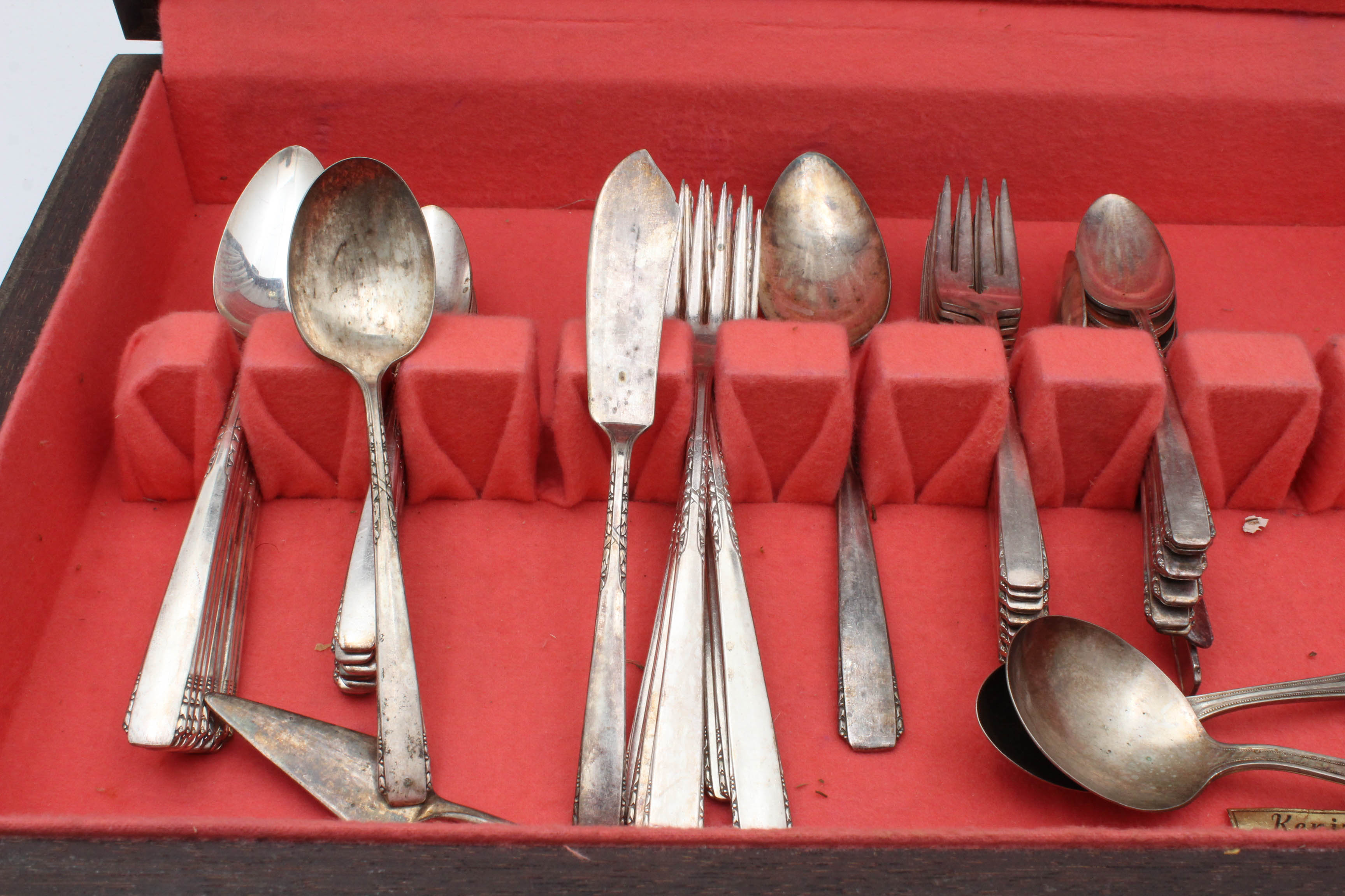 Oneida 1881 Rogers "Banbury" Silver Plate Flatware Set