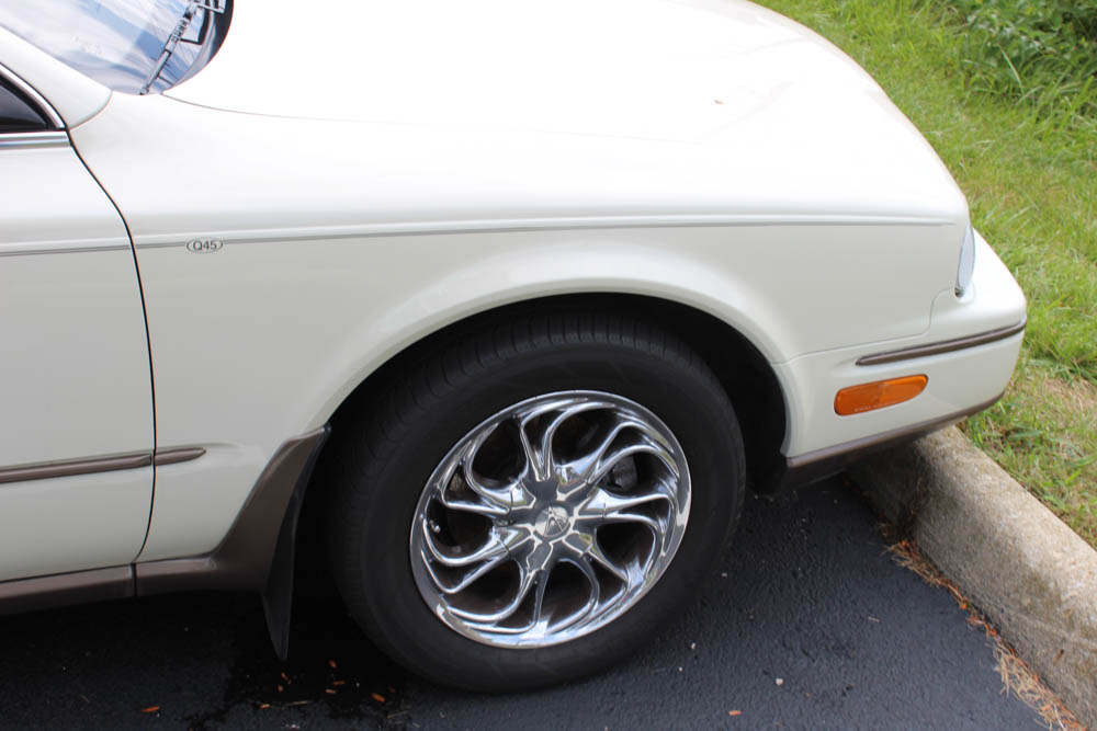 1992 Infiniti Q45 Sedan