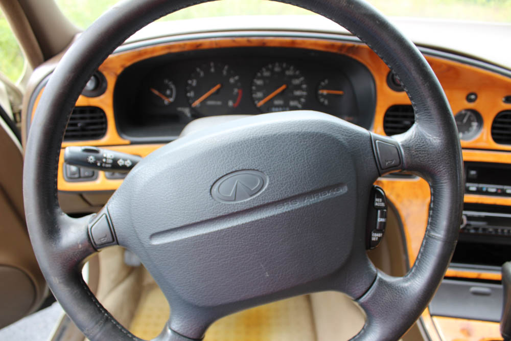 1992 Infiniti Q45 Sedan