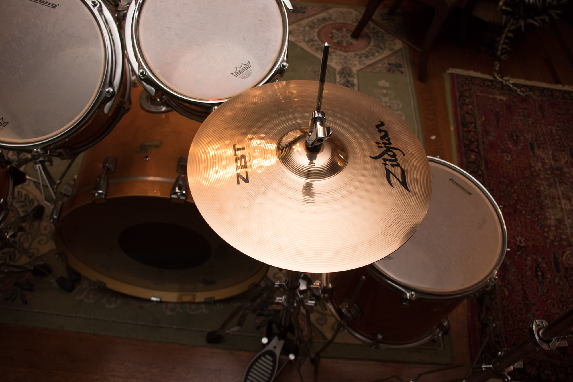 Ludwig Drum Set With Zildjian Cymbals and Accessories