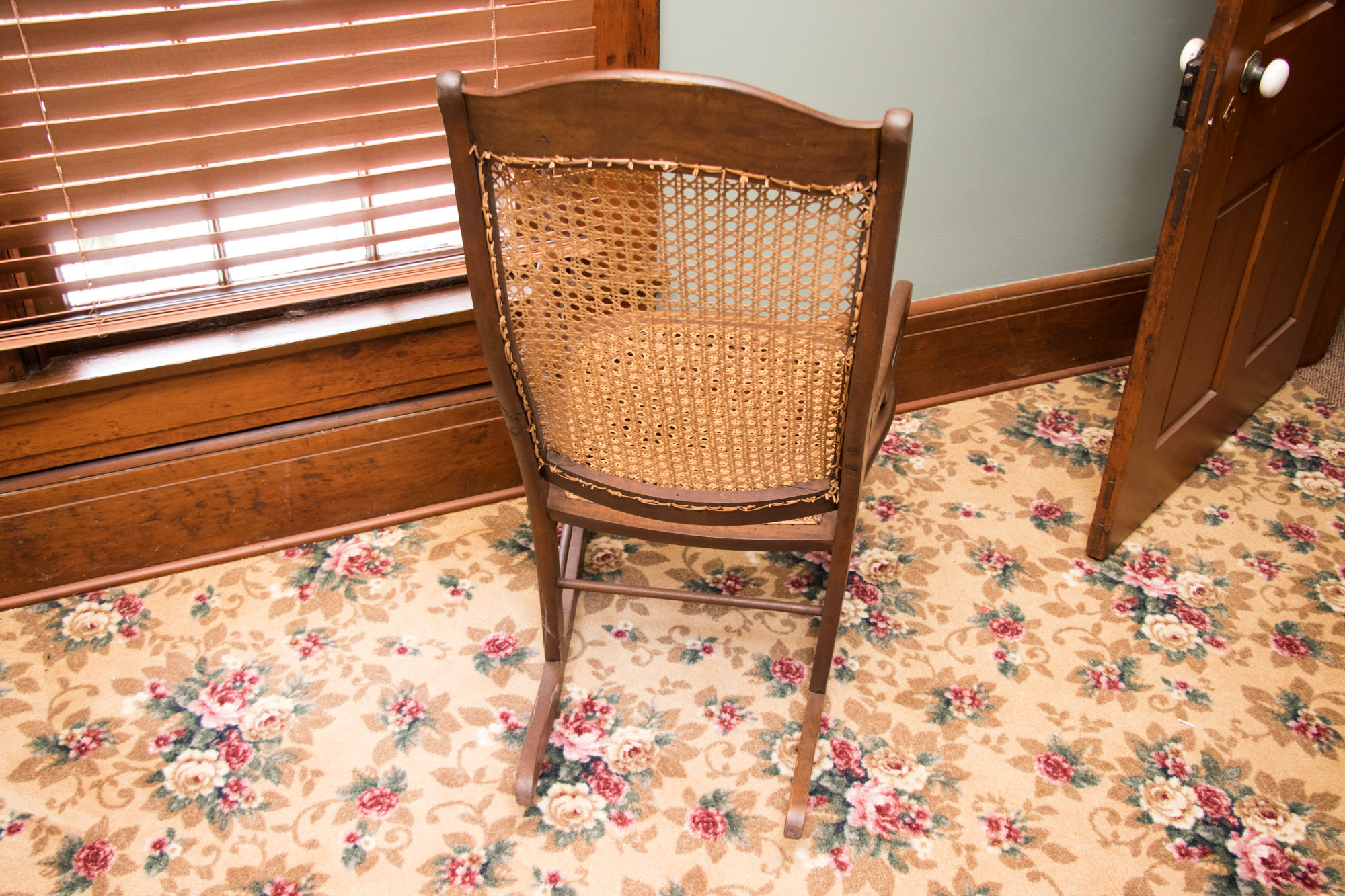 Vintage Victorian Style Rocking Chair.