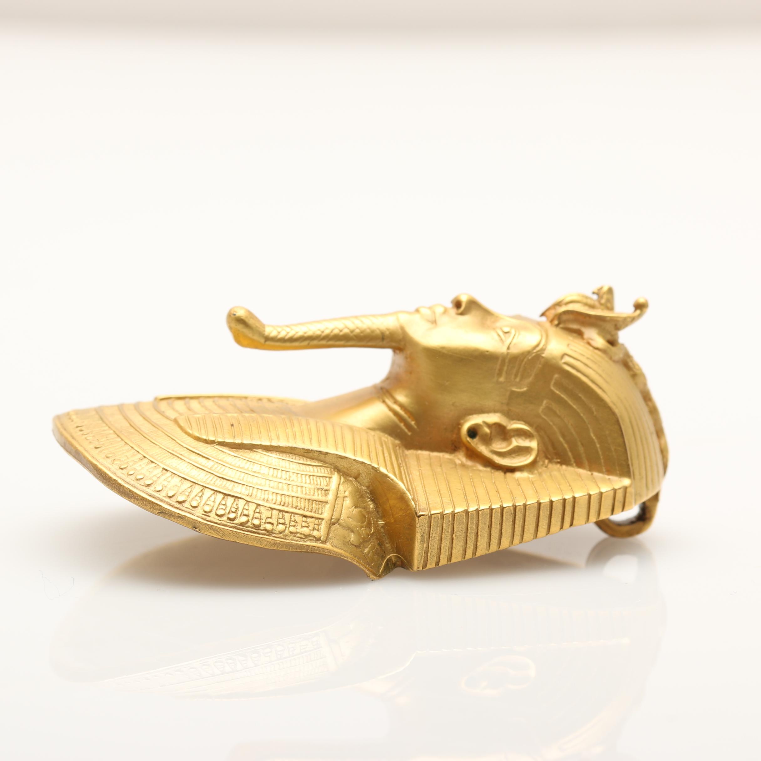 1976 MoMA King Tut Egyptian Bust Pendant