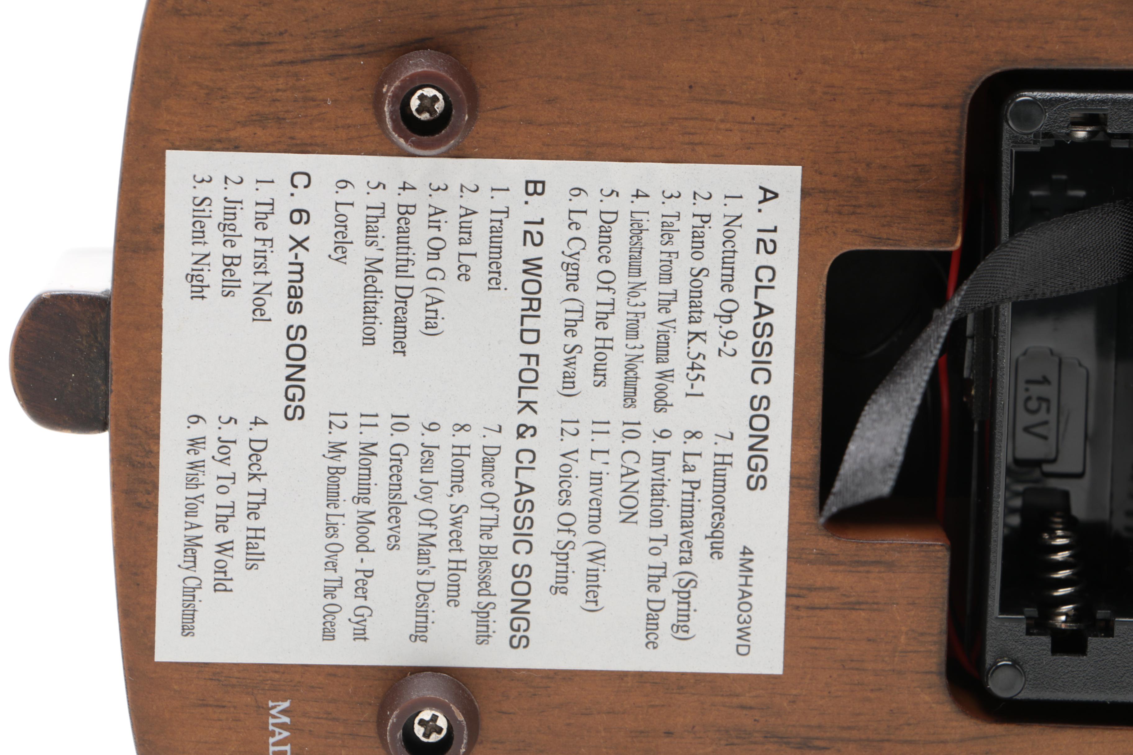 Rhythm "Fiddler" Musical Wall Clock