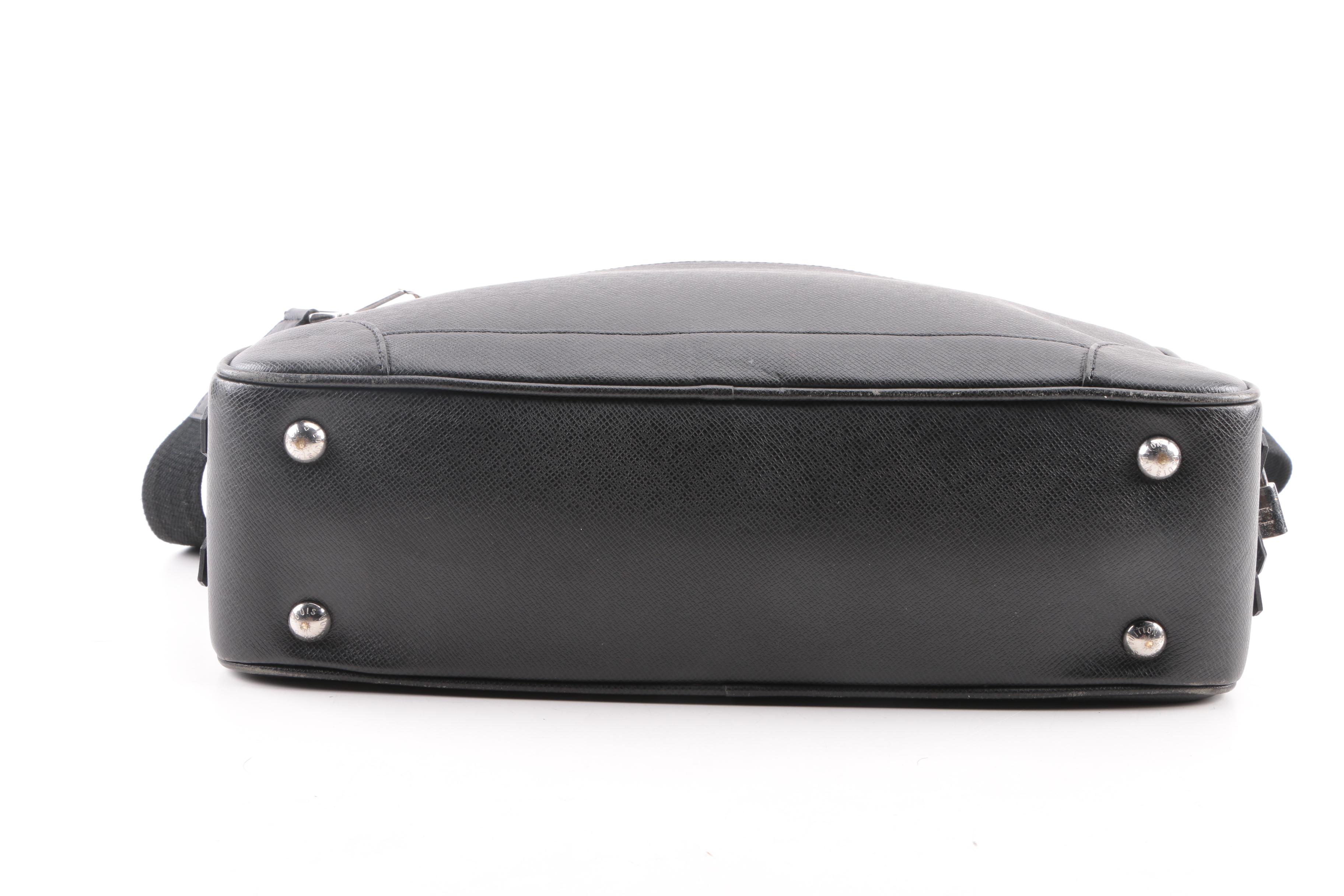 2010 Louis Vuitton Paris Black Taiga Leather Odessa Briefcase