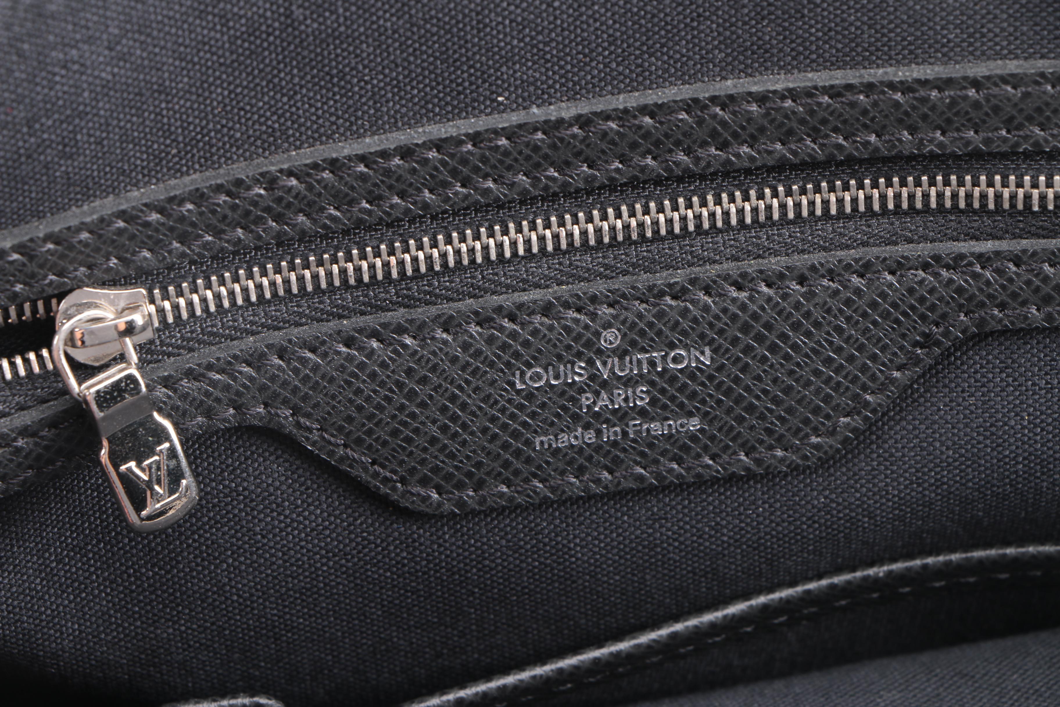 2010 Louis Vuitton Paris Black Taiga Leather Odessa Briefcase