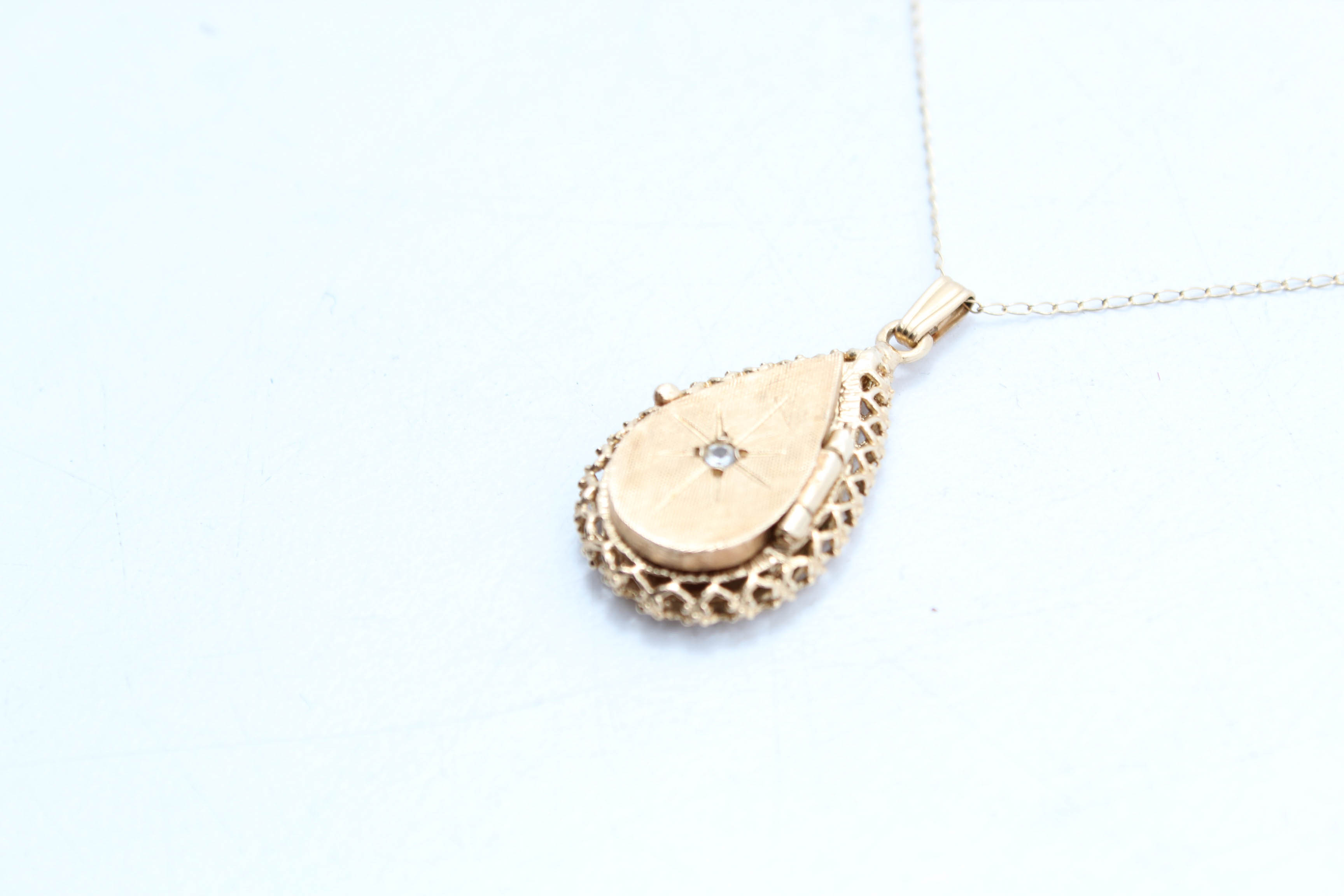 14K Yellow Gold Cubic Zirconia Locket Necklace