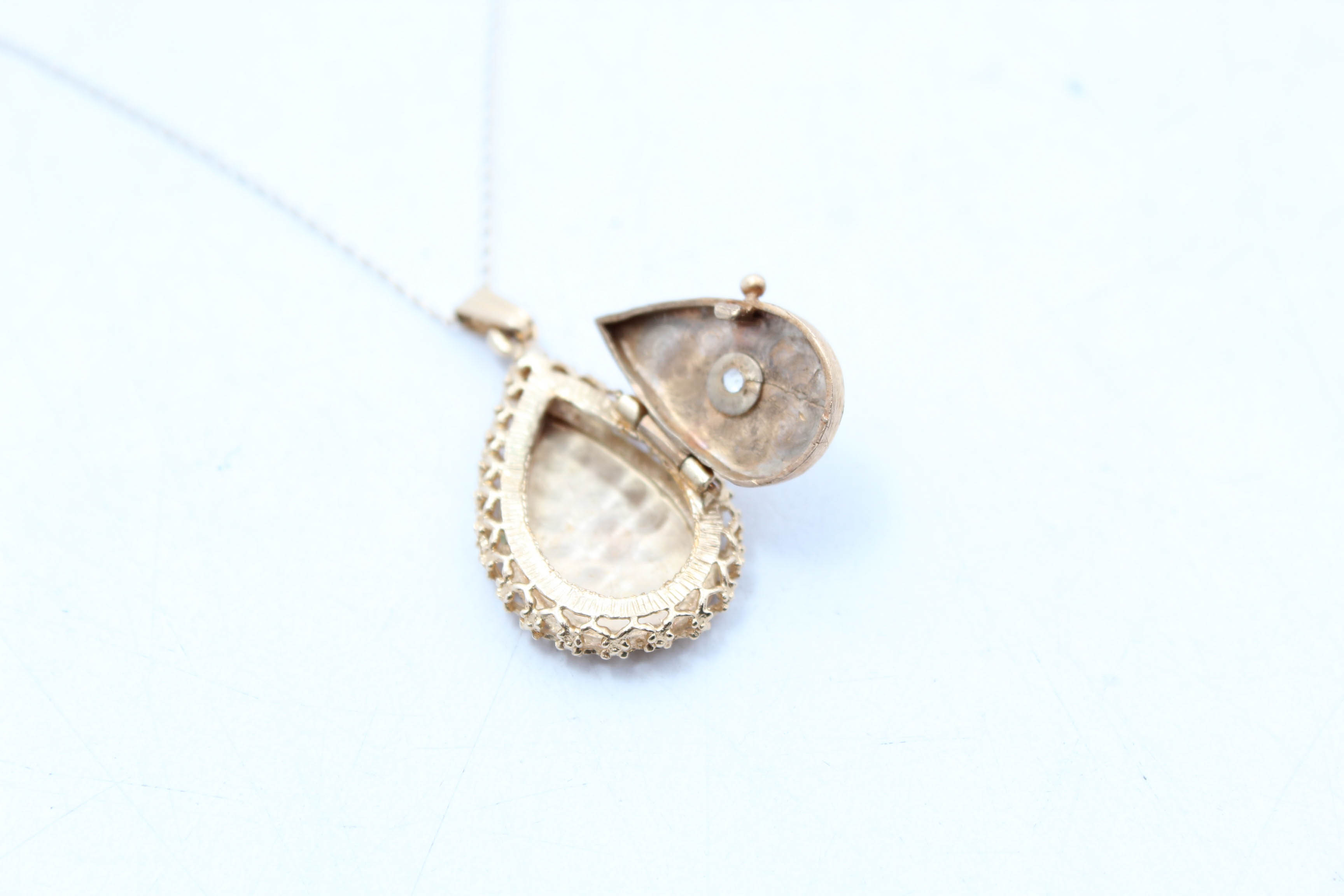 14K Yellow Gold Cubic Zirconia Locket Necklace