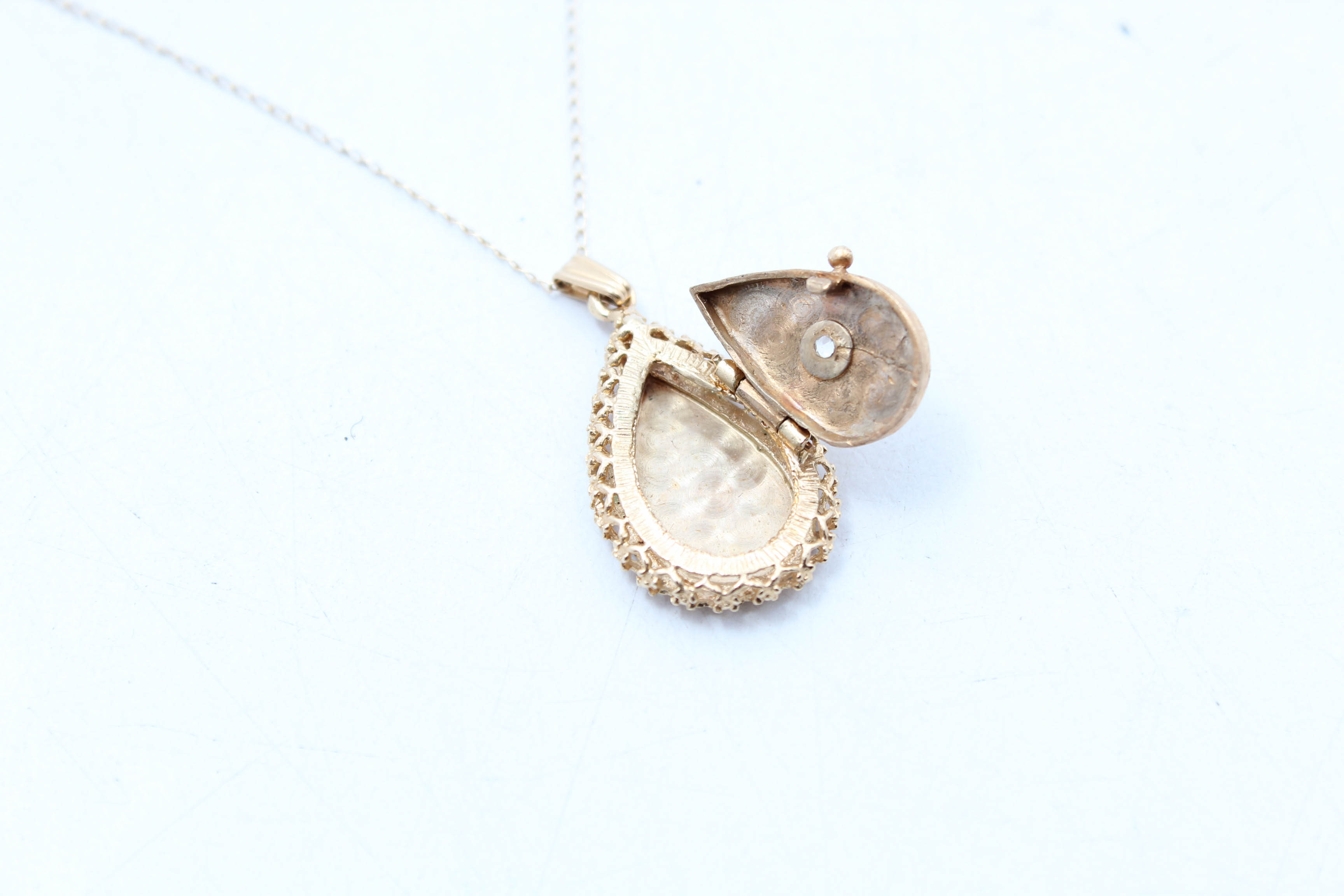 14K Yellow Gold Cubic Zirconia Locket Necklace
