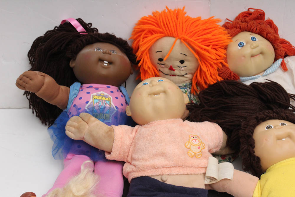 Vintage Toys Featuring Cabbage Patch and Barbie Dolls