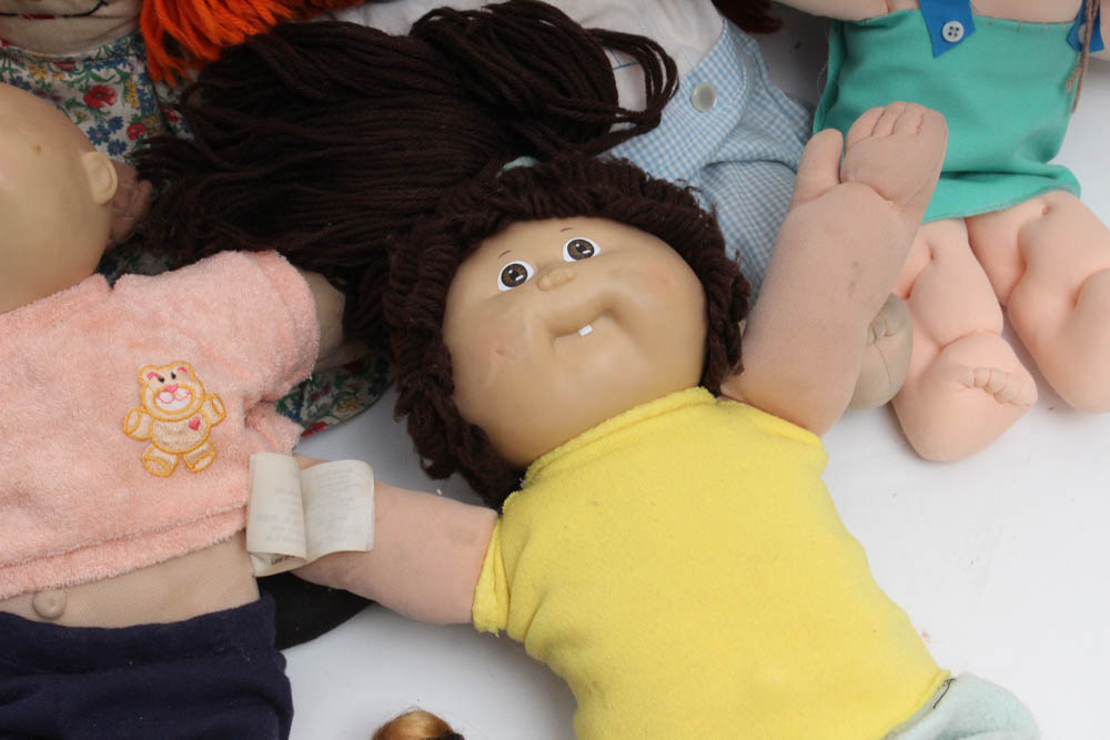 Vintage Toys Featuring Cabbage Patch and Barbie Dolls