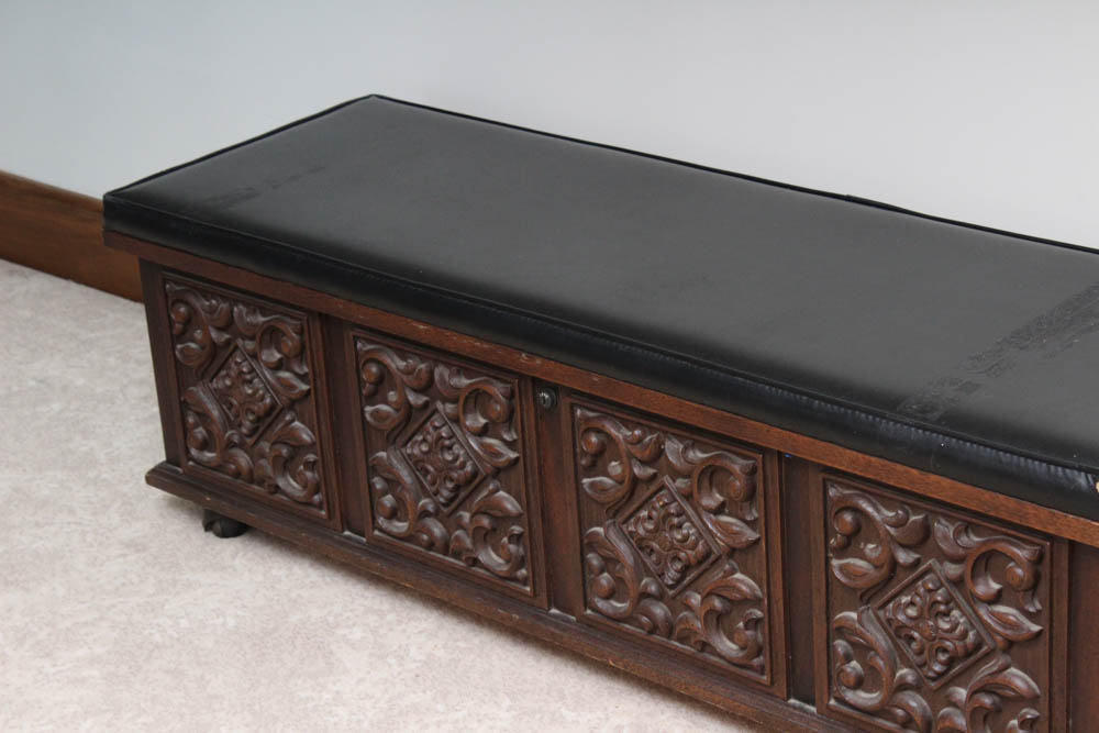 Vintage Lane Cedar Chest