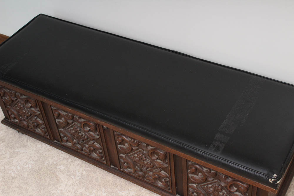 Vintage Lane Cedar Chest