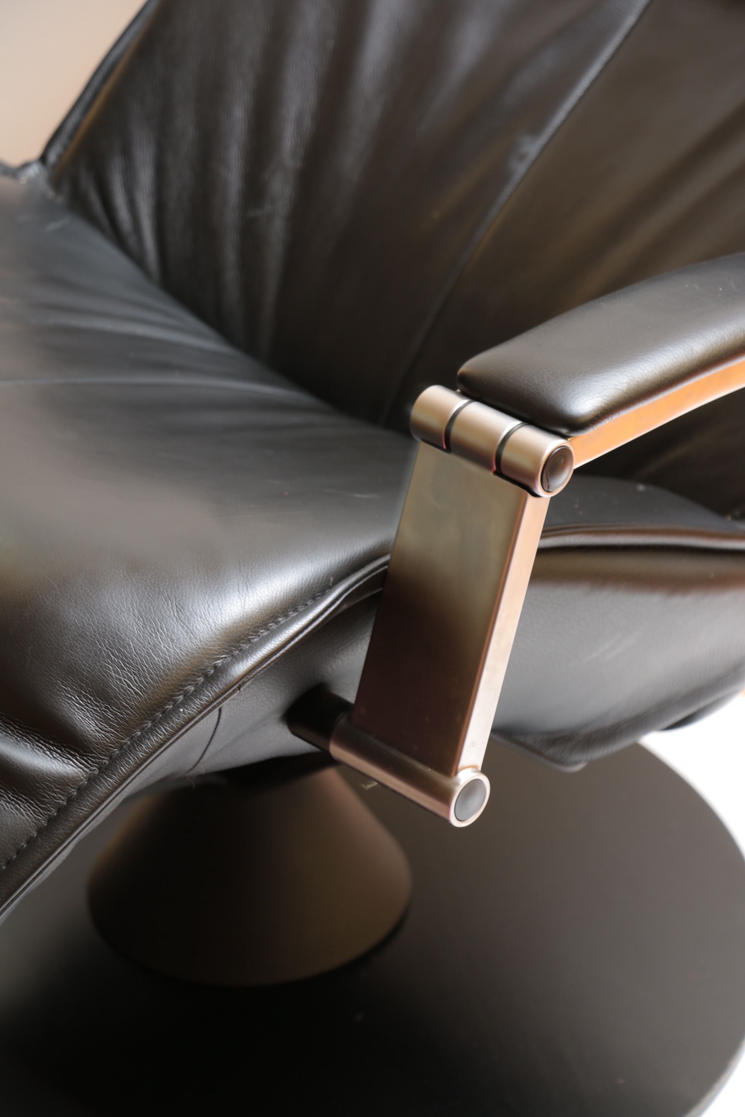 Hjellegjerde Mobler Reclining Lounge Chair