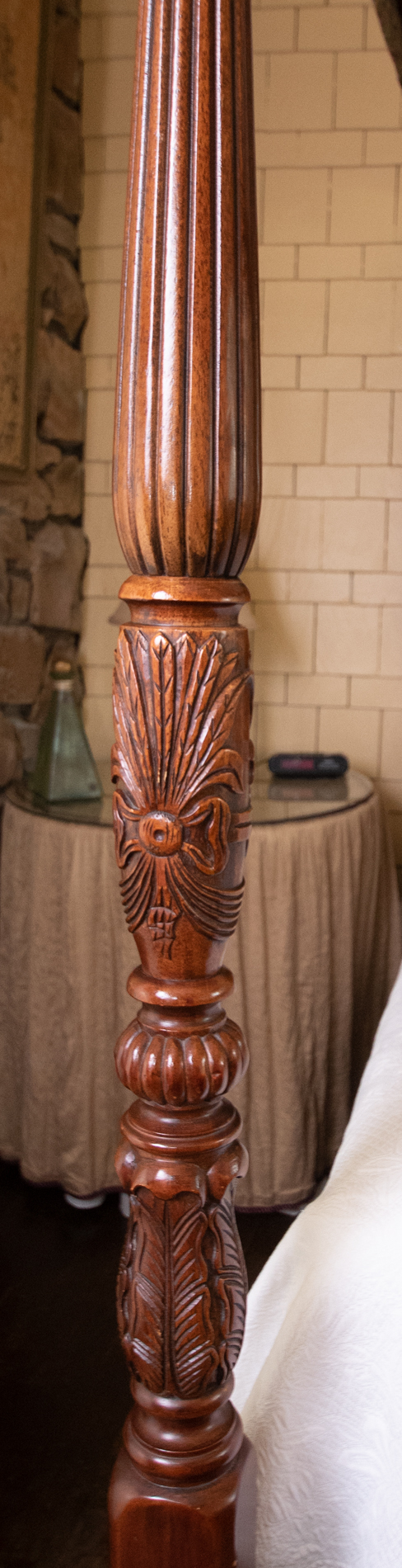 Vintage Four-Poster Canopy Rice Bed