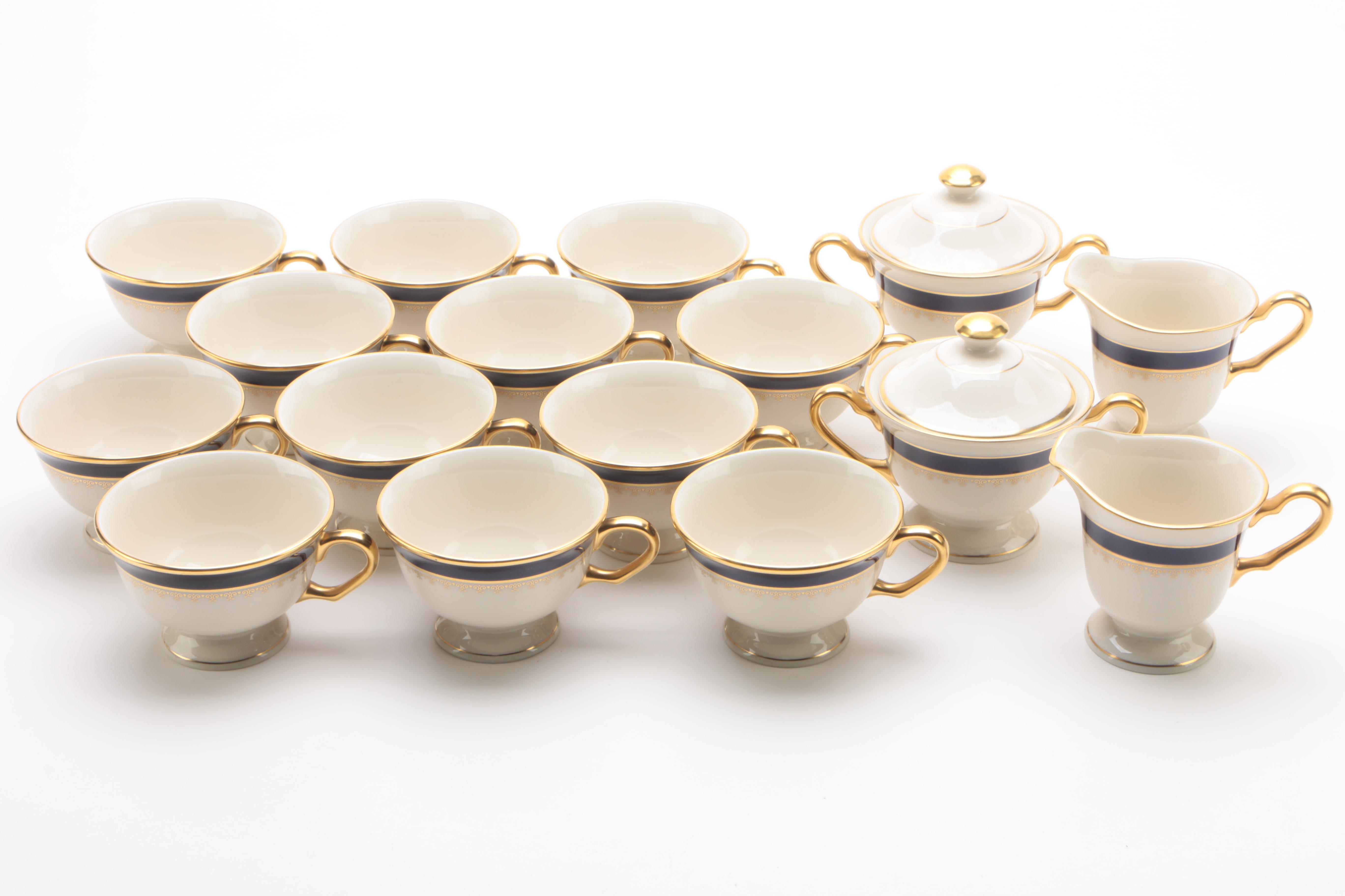 American Porcelain Dinner Service in the "Washington" Pattern, by Pickard